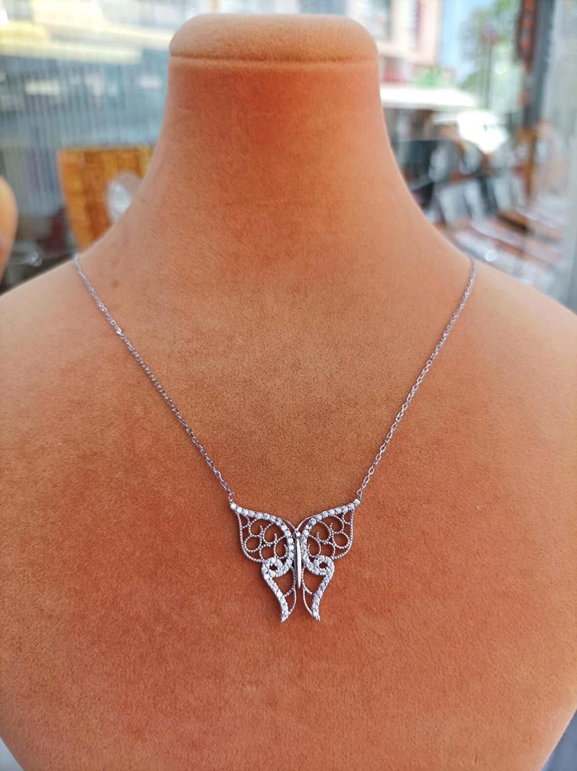 Aşk Kelebek Modeli Gümüş Kolye