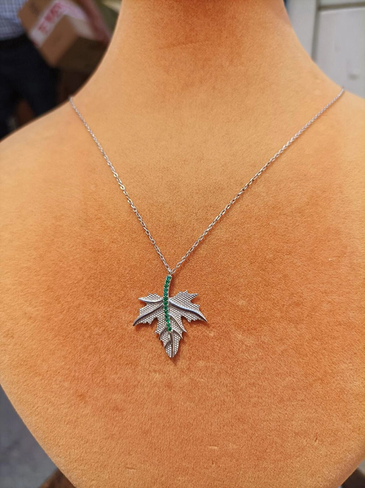 Aşkın Yaprak Modeli Gümüş Kolye