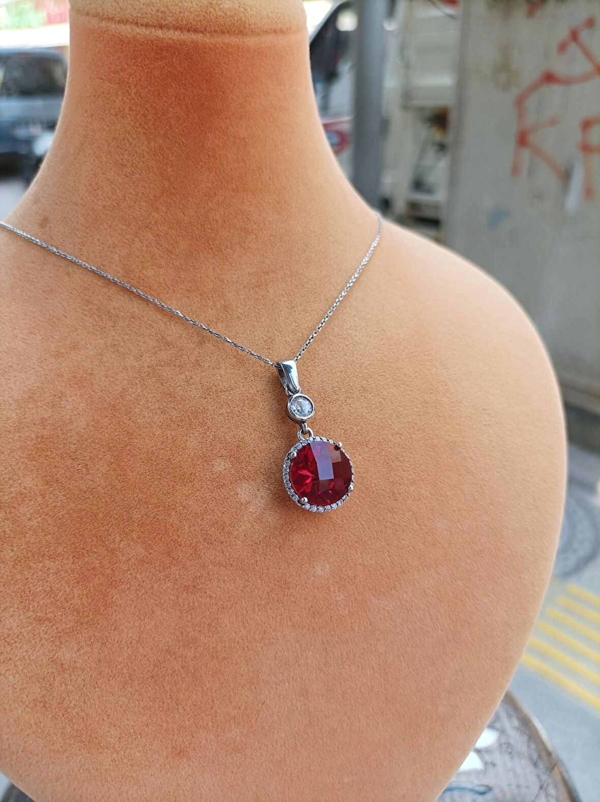 Aşk Kırmızı Tek Taş Modeli Gümüş Kadın Kolye