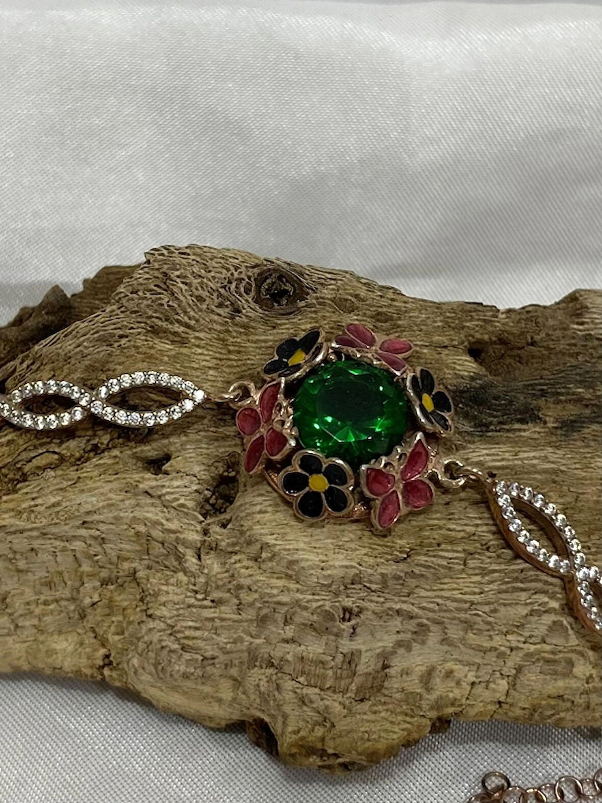 Gümüş Yeşil Taşlı Kadın Bileklik