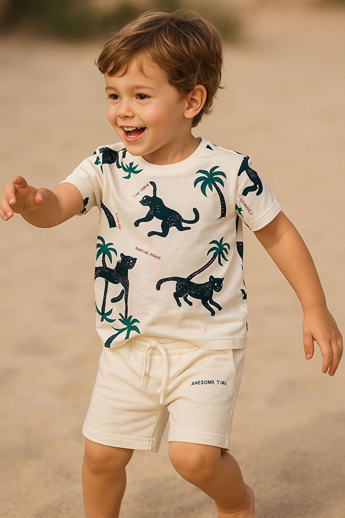 Tropik Hayvan Desenli Tshirt ve Şortlu Alt Üst Erkek Çocuk Takım