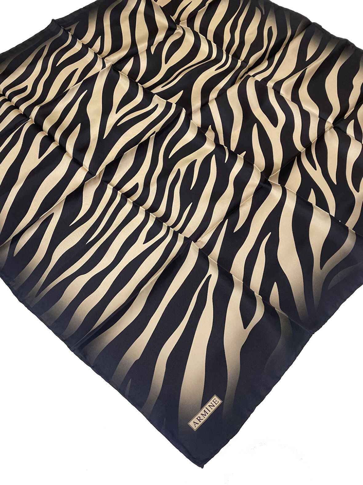 Armine Zebra Desenli Twill (Tivil) İpek Eşarp Siyah Vizon