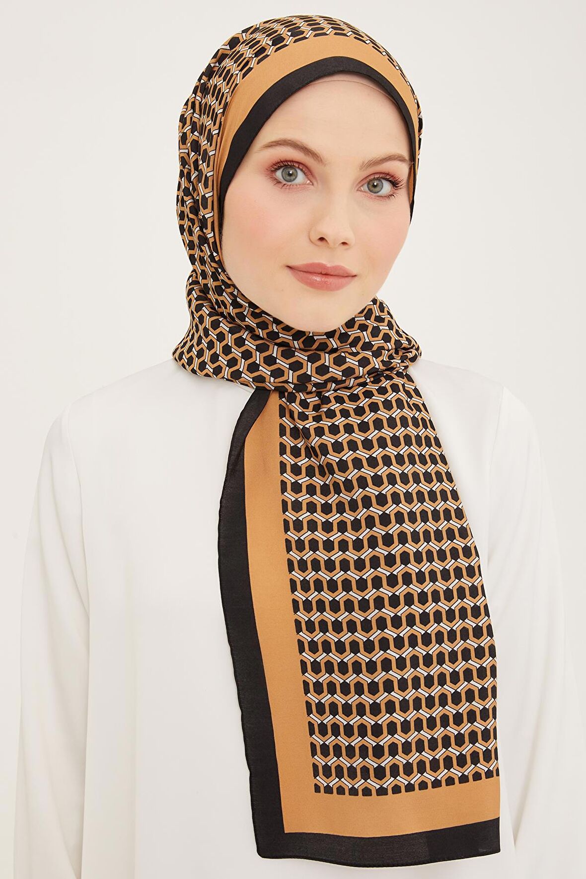 Armine Petek Modal Şal Camel Siyah