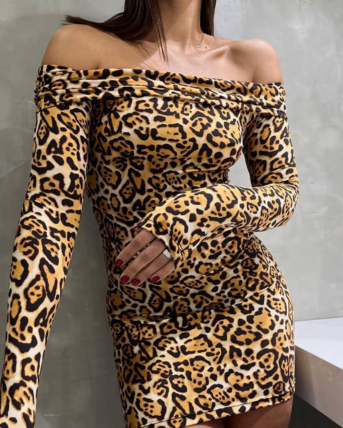 FD GİYİM Kadın Madonna Mendil Yaka Leopar Desen Mini Elbise