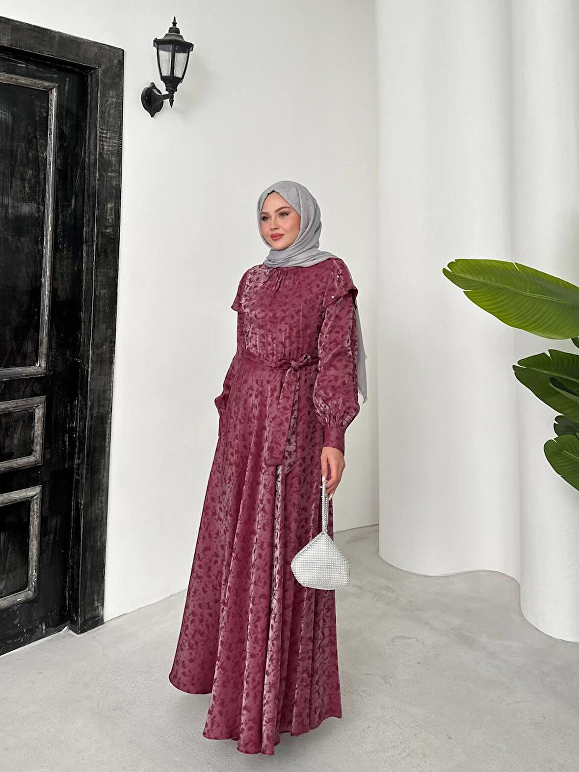 Premium Kalite Jakarlı Saten Kumaş Elbise Tesettür Uyumlu Jakarlı Elbise