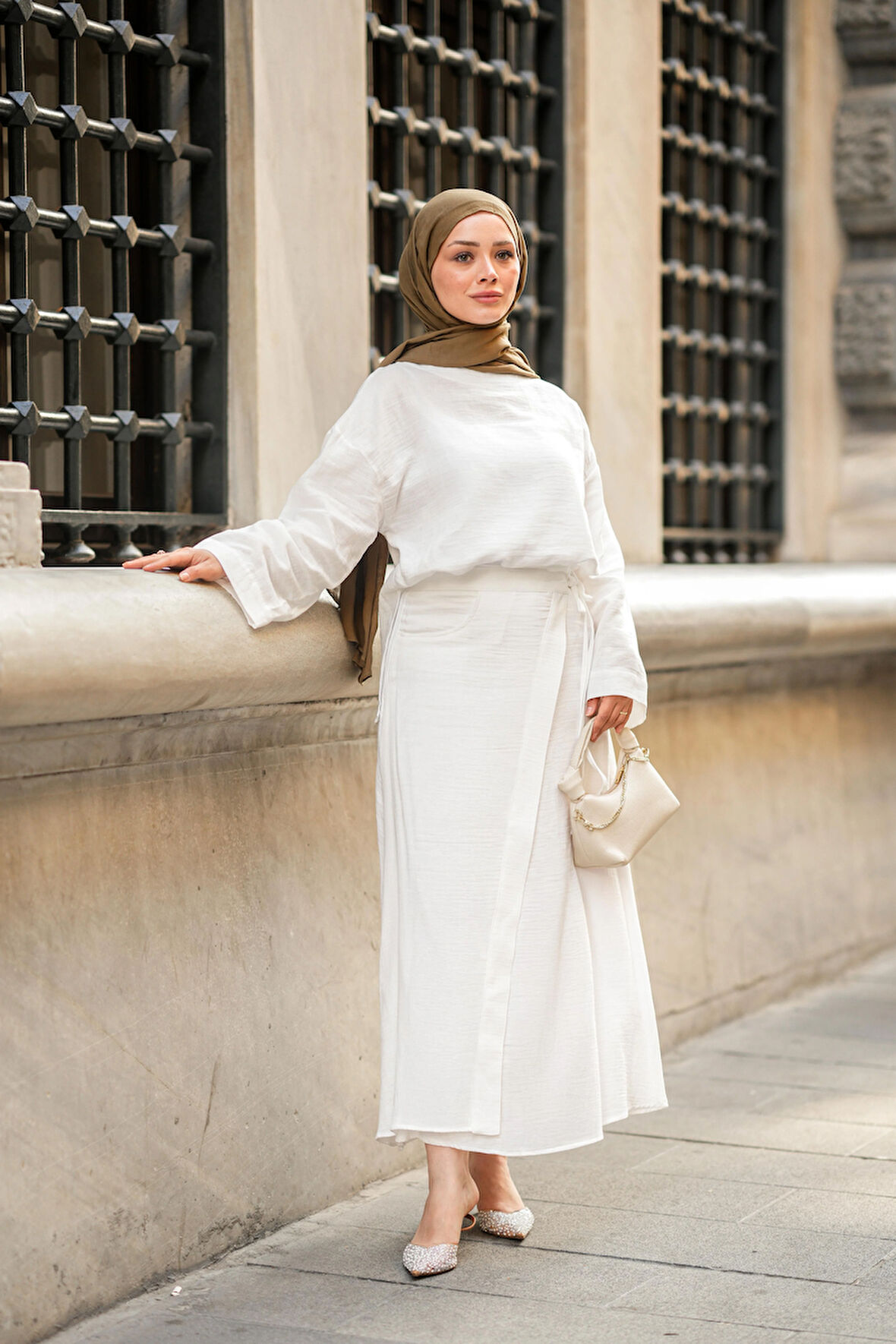 Kadın Müslin Kumaş Bluz ve Etek Tasarım İkili Takım Tesettür Uyumlu Yazlık Takım