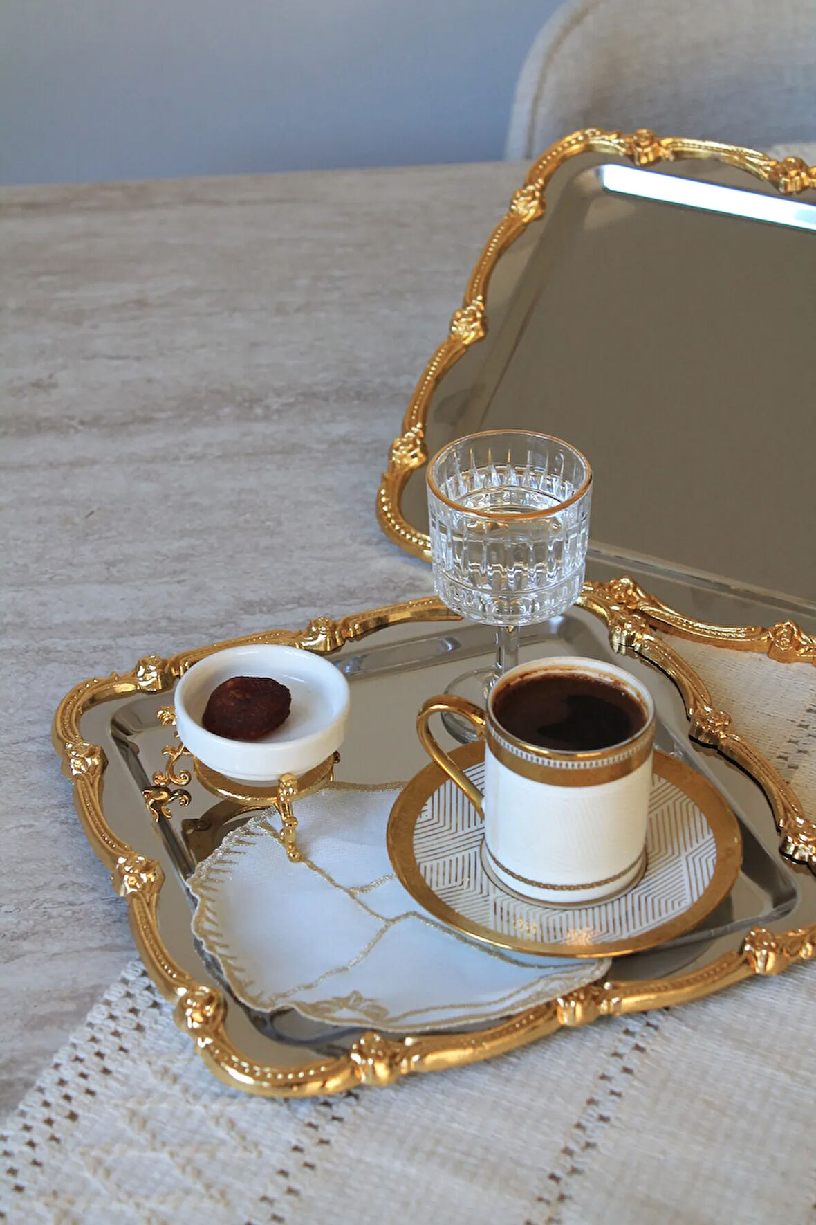 GÜMÜŞ GOLD İŞLEME TASARIM TEPSİ KAHVE SUNUM TEPSİSi SETİ 2 KİŞİLİK 2 ADET