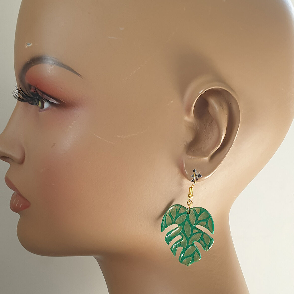 Tropikal Yaprak Devetabanı Şeklinde Küpe