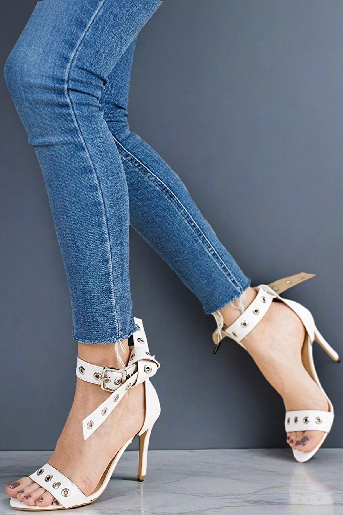 Stil Modern Kadın Kapsül Baret İnce Topuklu Ayakkabı Özel Tasarım Gündüz Gece Abiye Ayakkabı