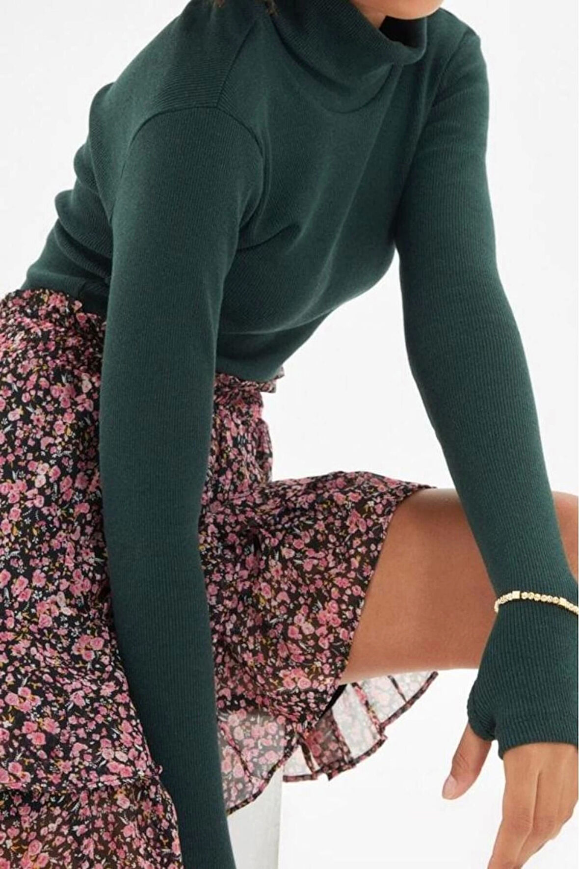 Kadın Şık Crop Balıkçı Yaka Slim Kalıp Örme Fitted Vücuda Oturan Parmak Detaylı Fitilli Esnek Bluz