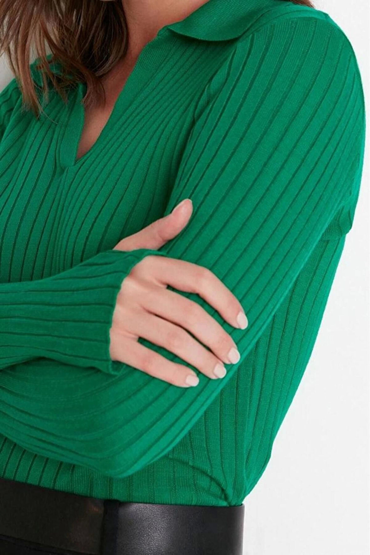 Kadın Moda Şık Regular Polo Yaka Uzun Kol Düz Kol Ucu Detaylı Polo Yaka Triko Kazak