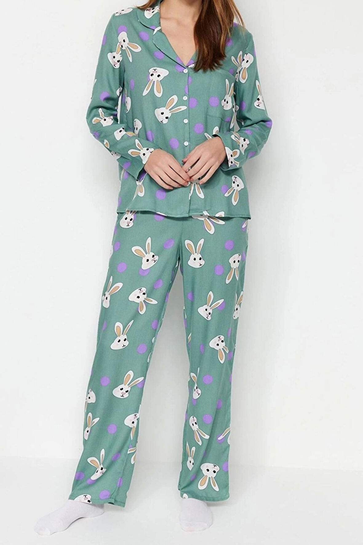 Kadın Moda Şık Gömlek Yaka Boru Paça Uzun Kol Tavşan Desenli Viskon Dokuma Pijama Takımı