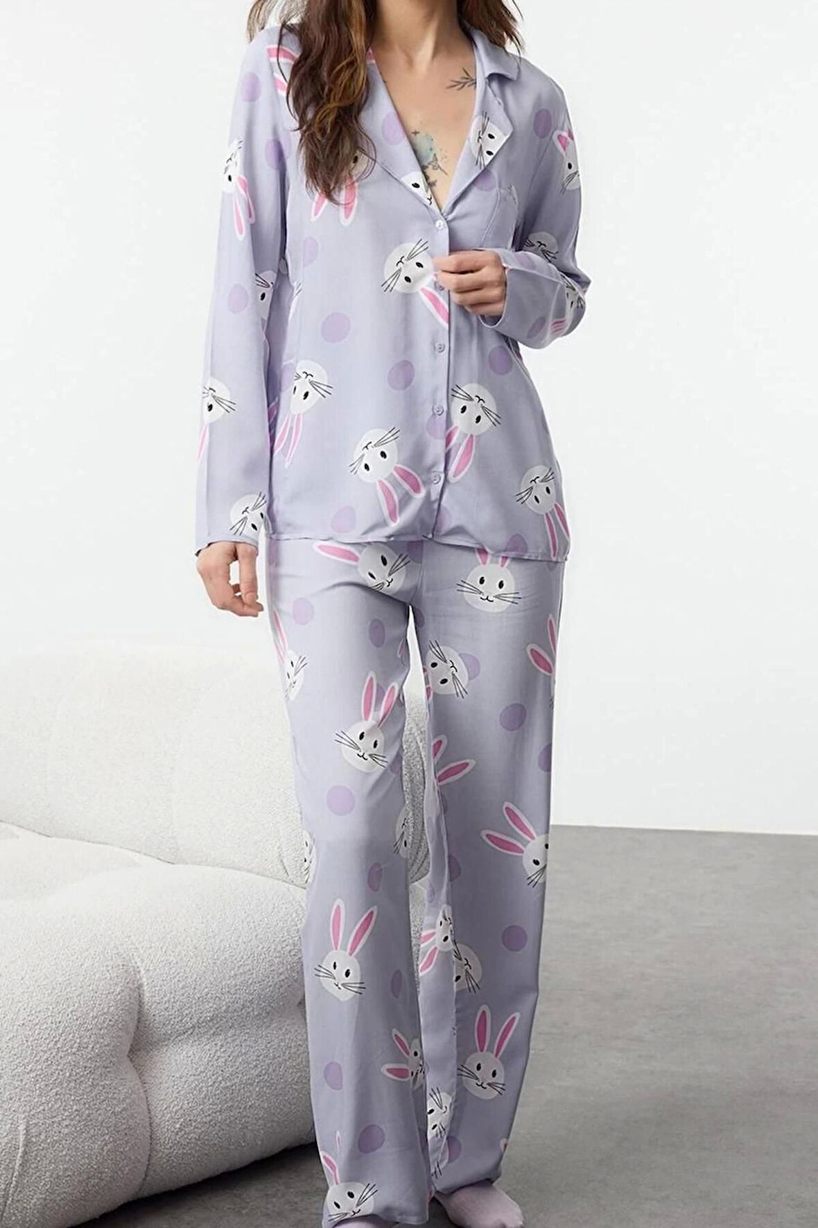 Kadın Moda Şık Gömlek Yaka Boru Paça Uzun Kol Tavşan Desenli Viskon Dokuma Pijama Takımı