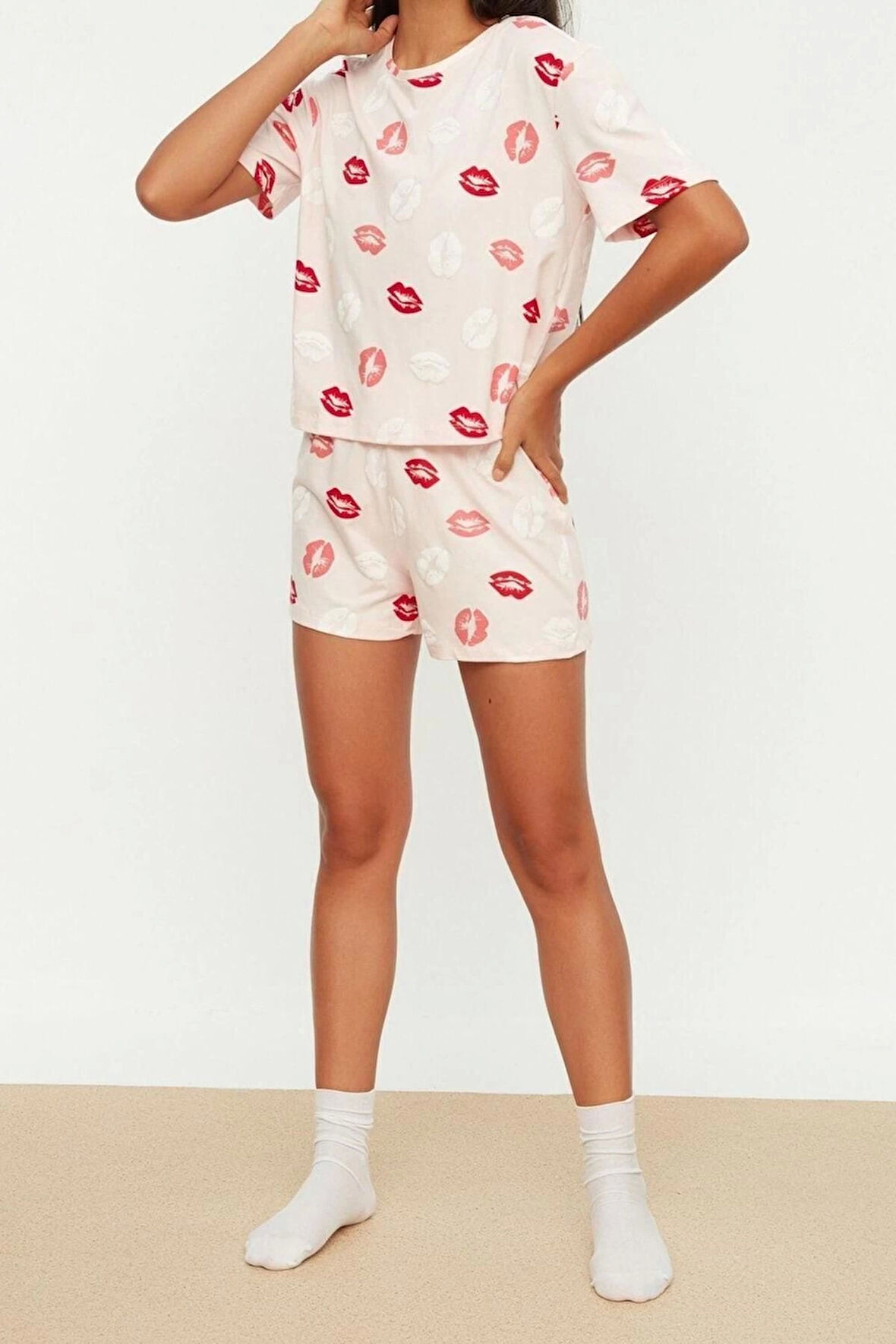 Kadın %100 Pamuk Bisiklet Yaka Kısa Kol %100 Pamuk Dudak Desenli T-shirt-Şort Örme Pijama Takımı