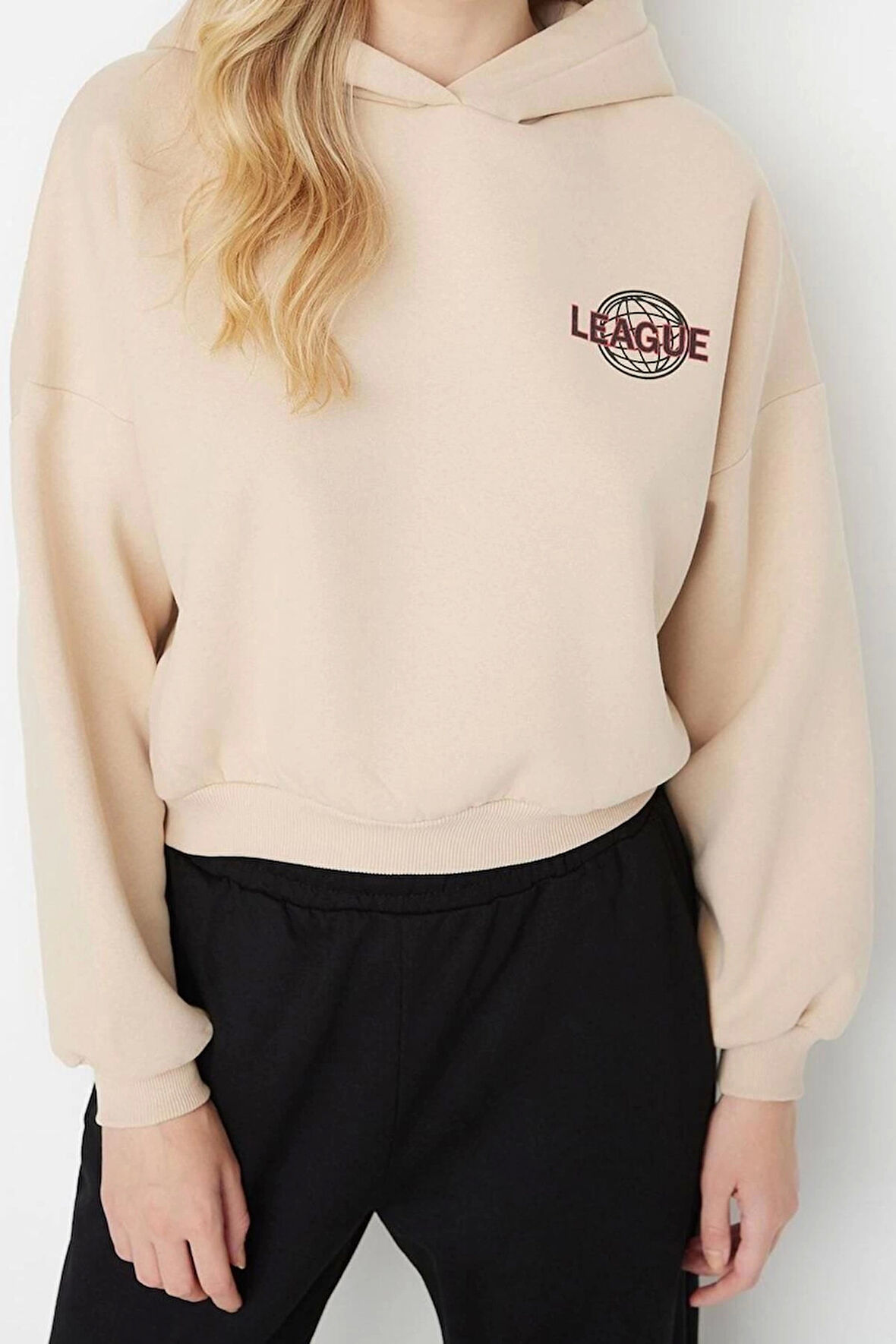 Kadın Moda Şık Relaxed Kapüşonlu Düşük Kol Crop Sırt Baskı Detaylı Kalın İçi Polarlı Örme Sweatshirt