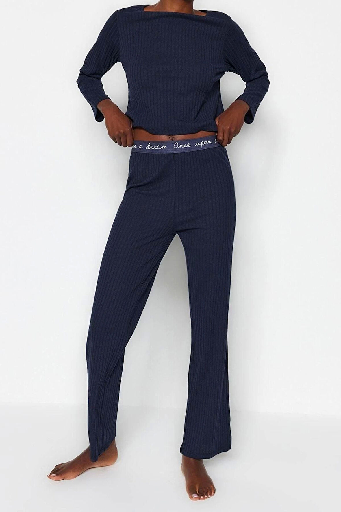 Kadın Moda Şık Bisiklet Yaka Geniş Paça Uzun Kol Lastikli Fitilli Örme Pijama Takımı