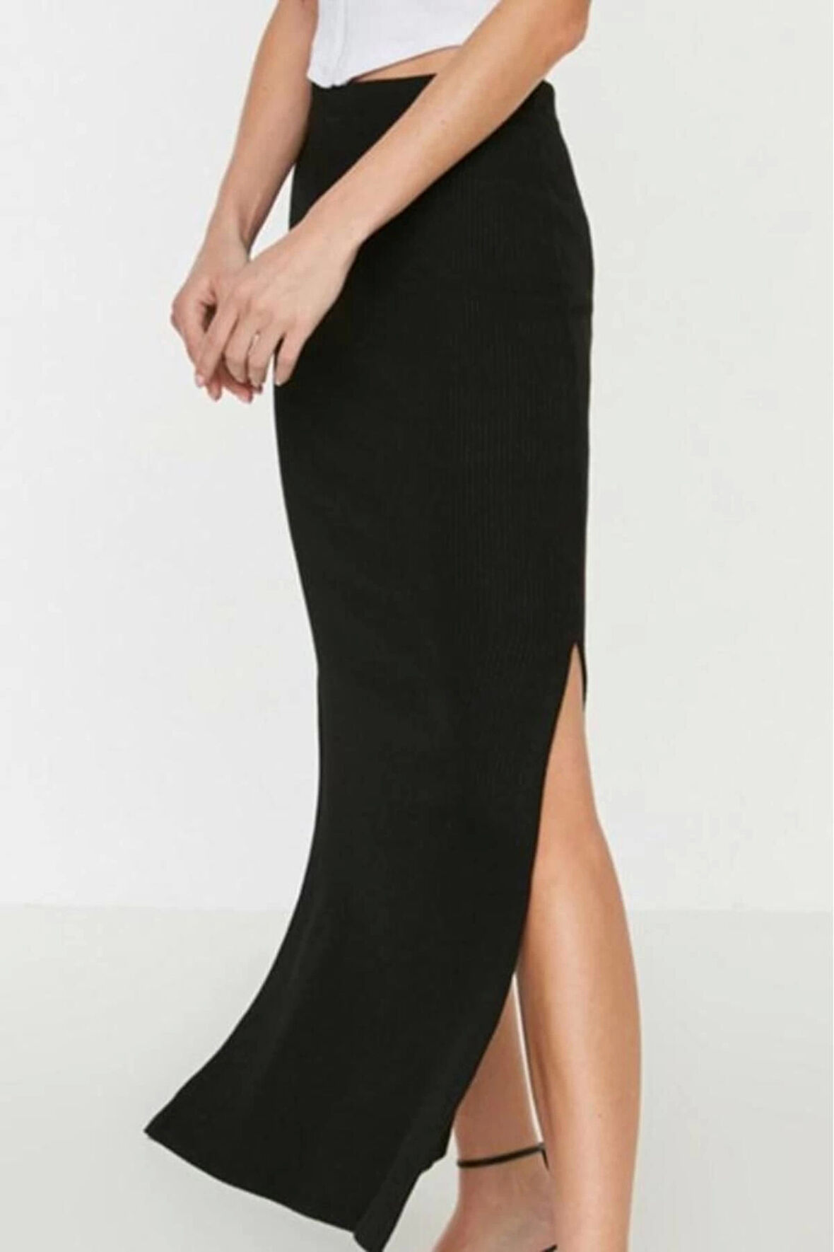 Kadın Moda Stil Maxi Astarsız Örme Yırtmaç Detaylı Vücuda Oturan Yüksek Bel Fitilli Esnek Örme Etek