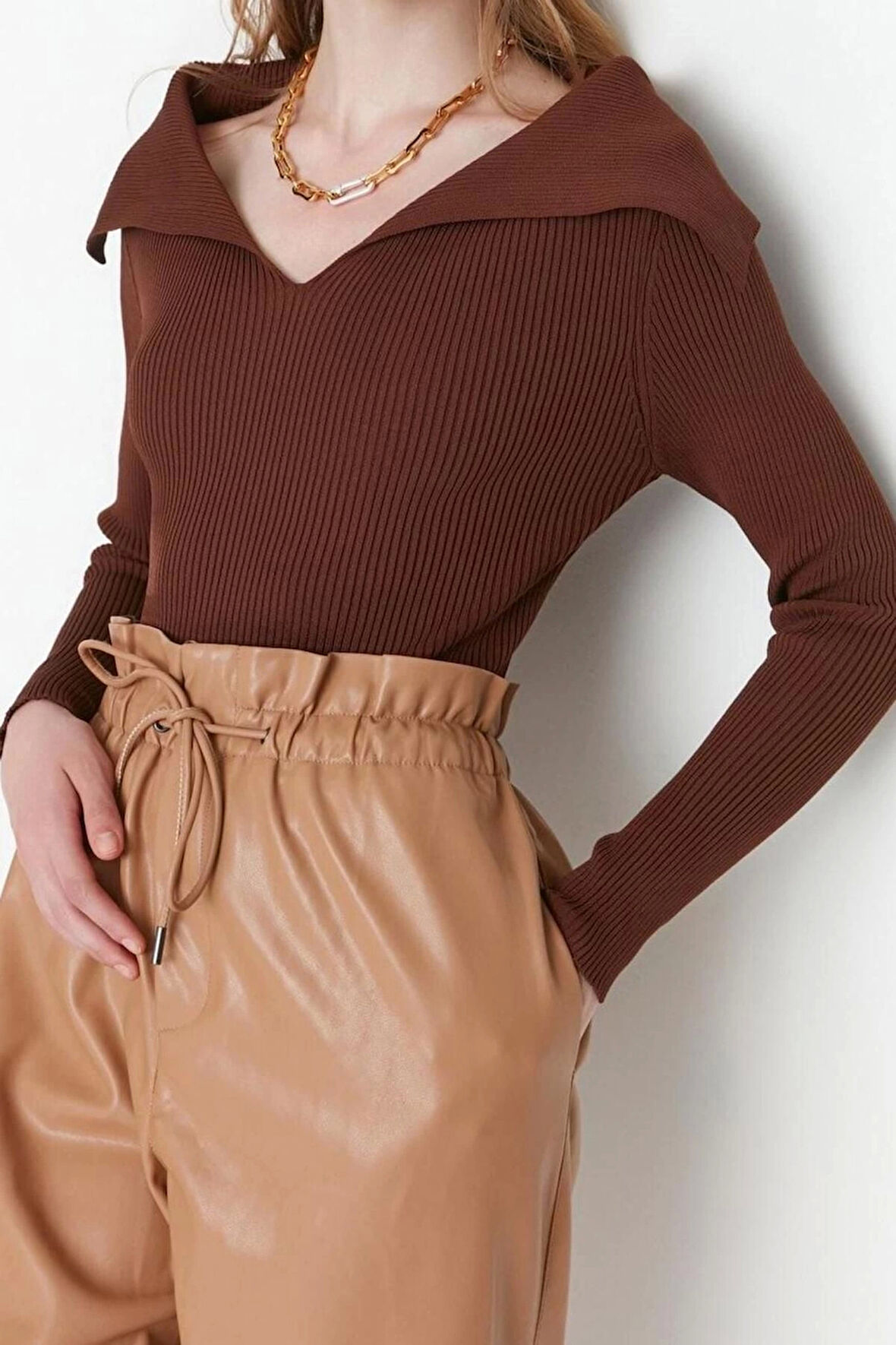 Kadın Moda Şık Regular Devrik Yaka Uzun Kol Düz Carmen Yaka Triko Kazak