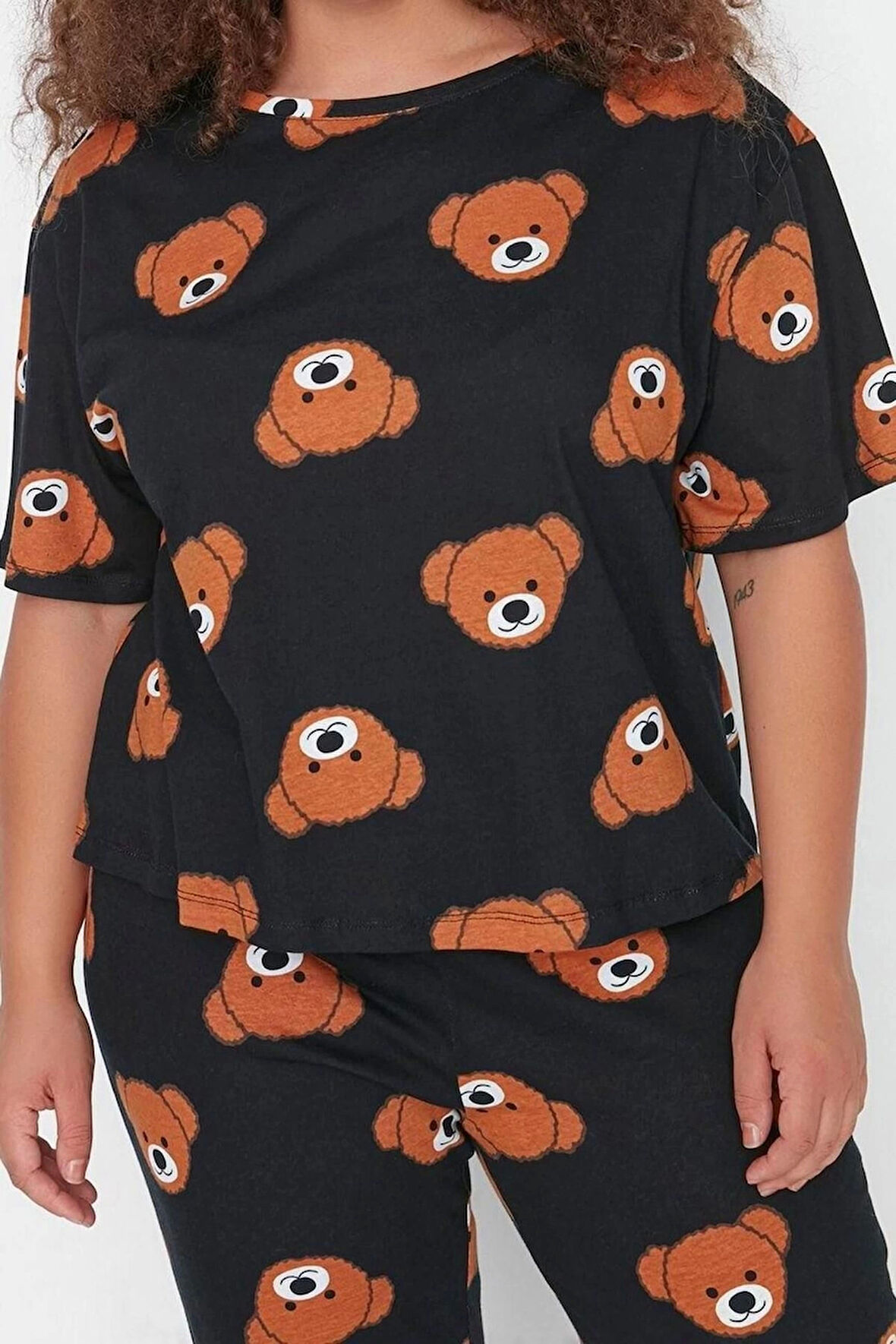 Büyük Beden Kadın Pamuklu Bisiklet Yaka Kısa Kol Ayıcık Desenli Örme Pijama Takımı