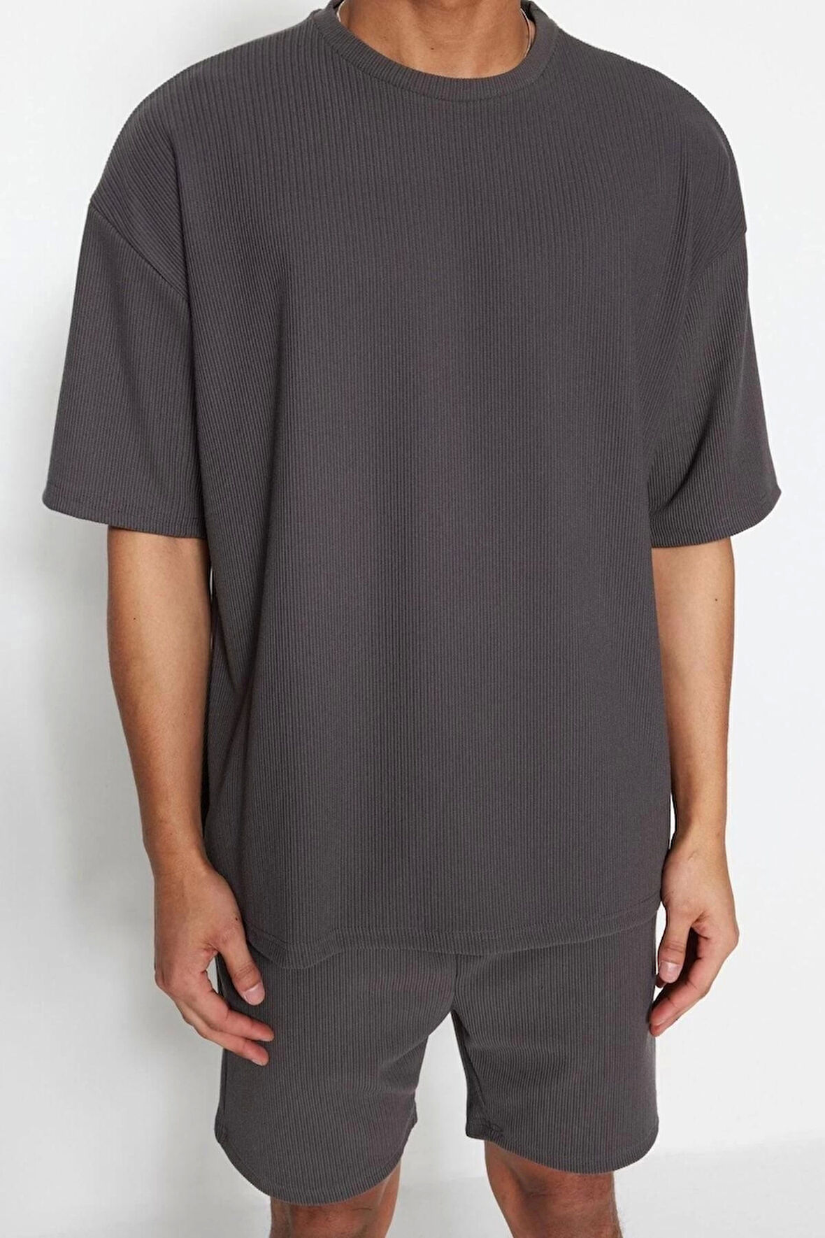 Yeni Sezon Oversize Polyester Bisiklet Yaka Kısa Kol Dokulu Desenli Günlük T-Shirt