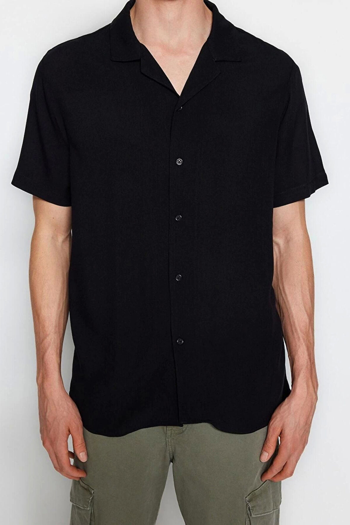Erkek Moda Kısa Kol Dokuma Siyah Regular Regular Fit Apaş Yaka %100 Viskon  Yazlık Gömlek