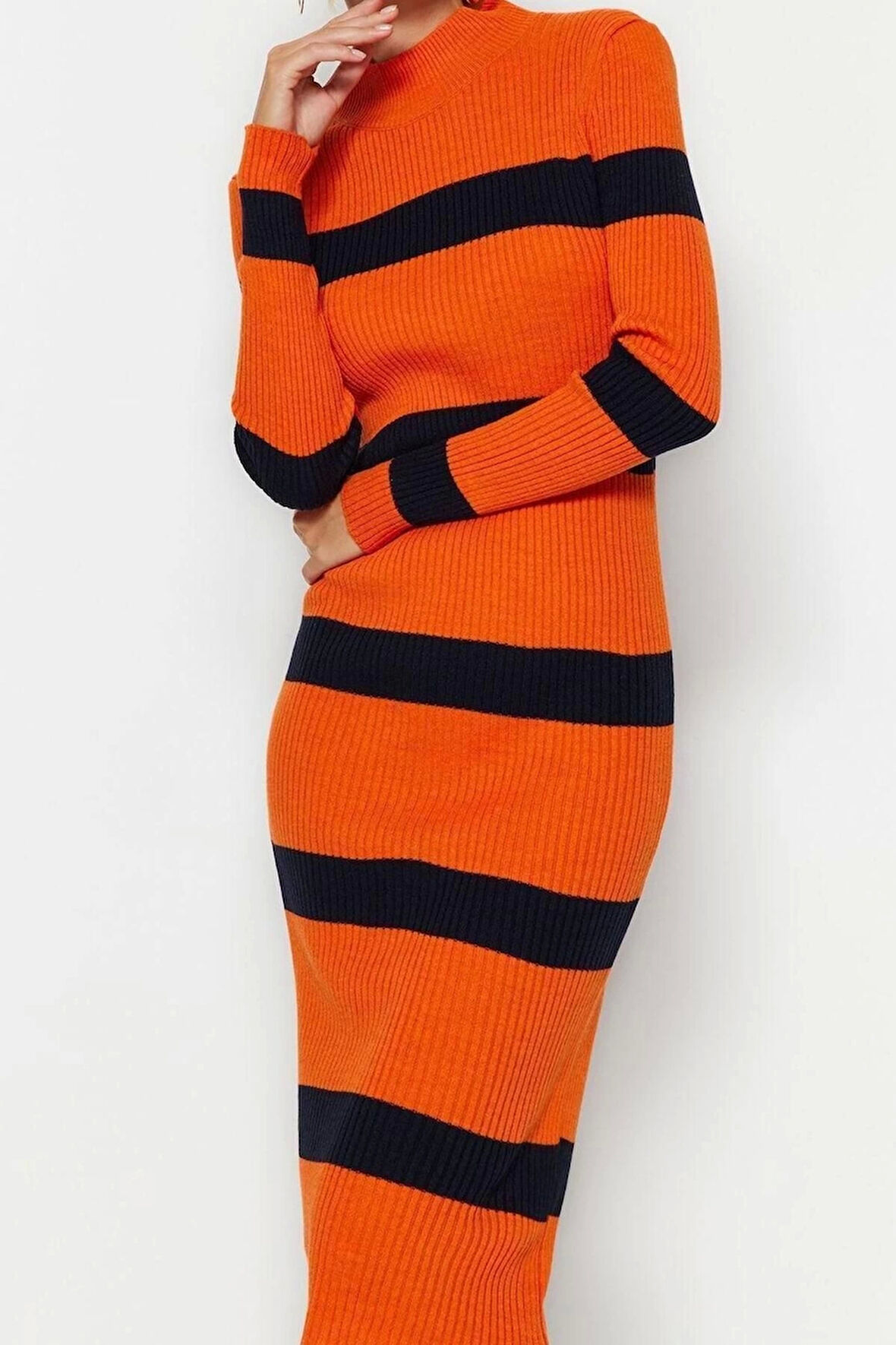 Yeni Slim Casual Günlük Tek Plaka Triko Dik Yaka Uzun Kol Bodycone Midi Boy Elbise
