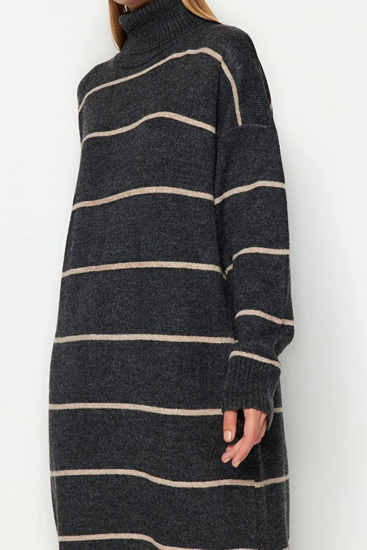 Yeni Oversize Casual Günlük Çift Plaka Triko Balıkçı Yaka Uzun Kol Shift Maxi Boy Elbise