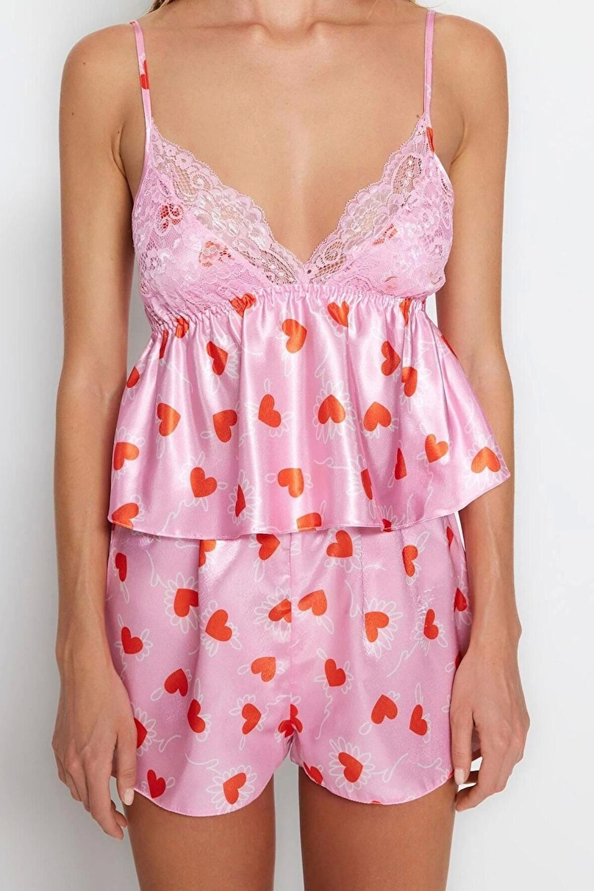 Kadın Polyester V Yaka Askılı Kol Saten Çiçekli Dantel Detaylı İp Askılı Dokuma Pijama Takımı