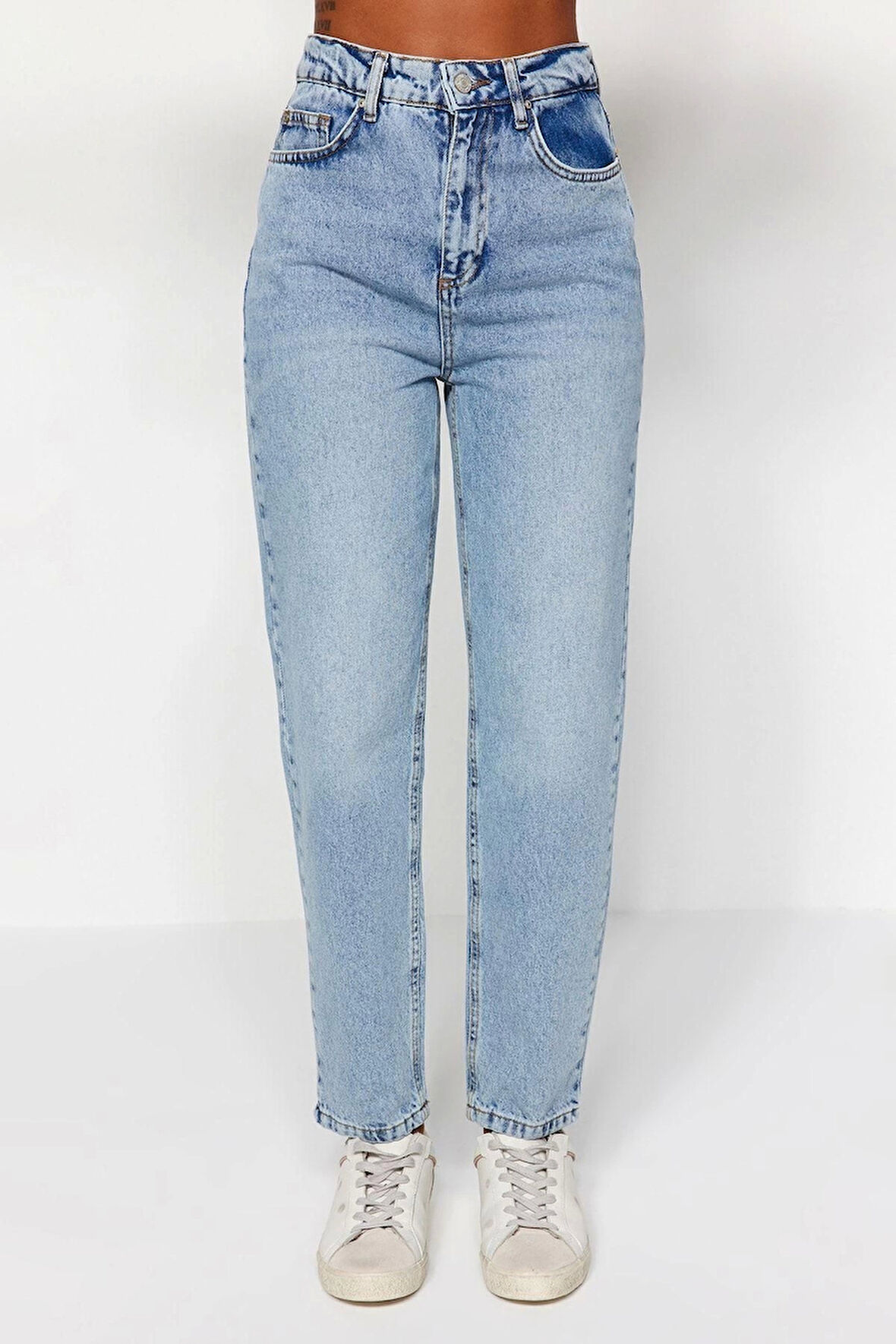 Kadın Moda Şık Kot Pantolon Dar Paça Regular Boy Denim Beyaz Yüksek Bel Mom Jeans