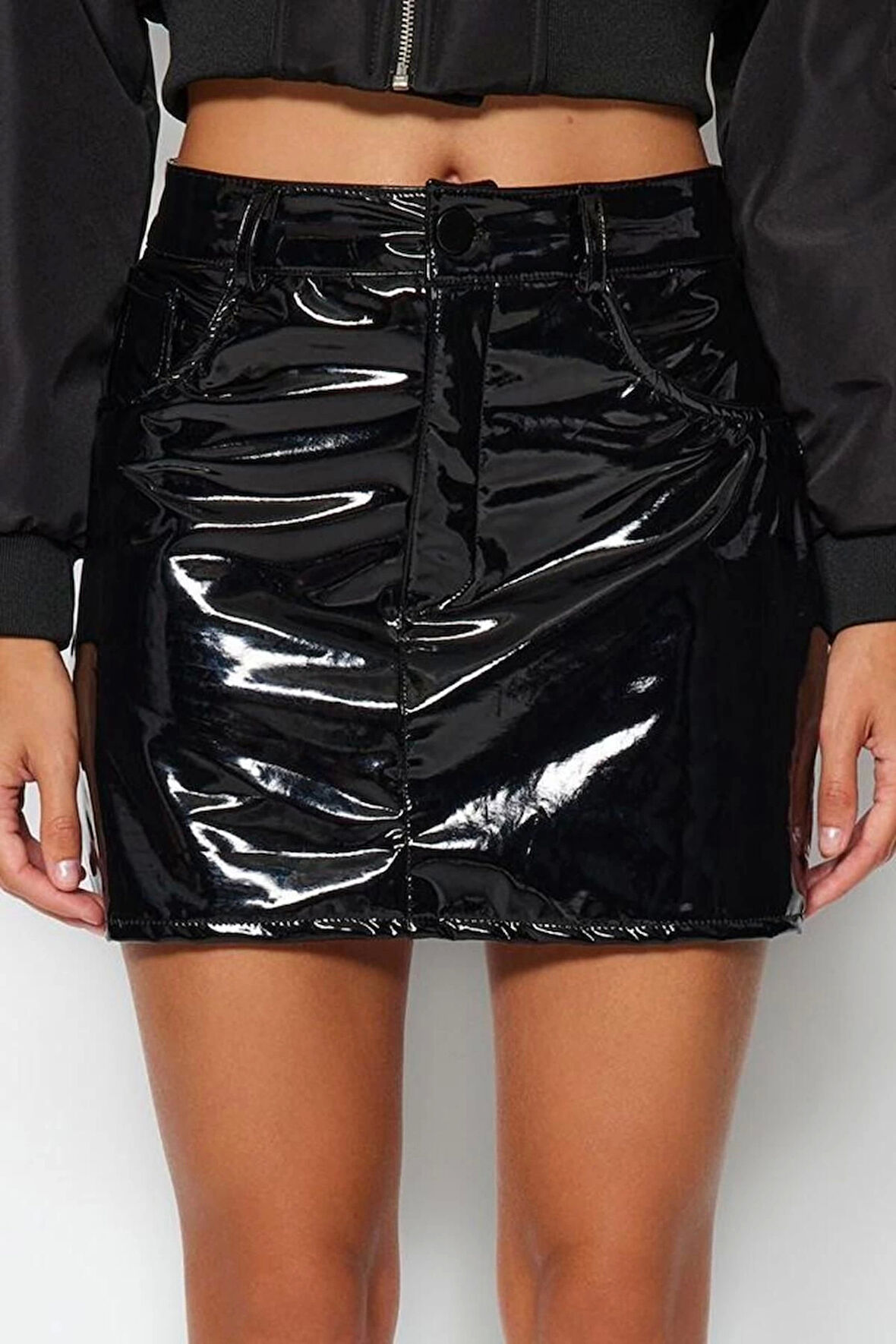 Kadın Moda Stil Mini Astarsız Dokuma Parlak Suni Deri Mini Dokuma Etek