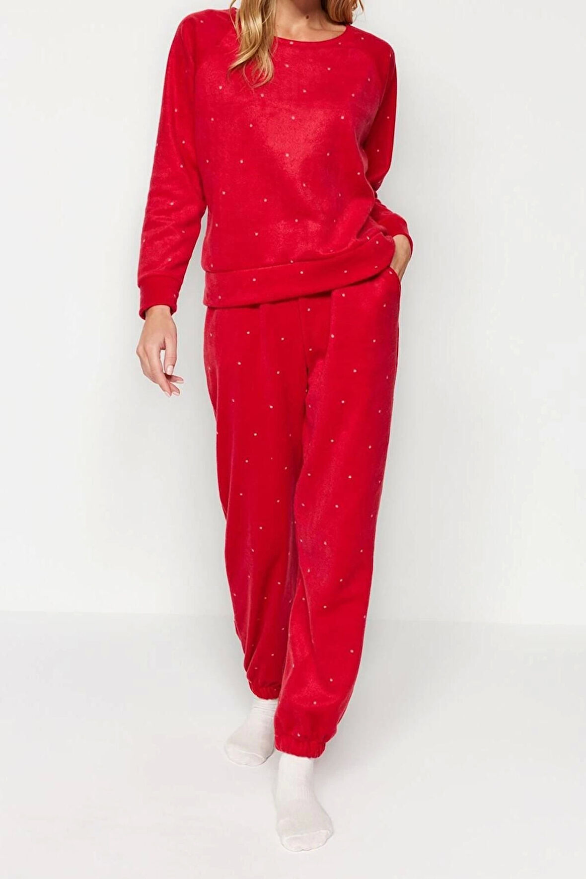 Kadın Moda Şık Bisiklet Yaka Boru Paça Uzun Kol Puantiyeli Polar Kışlık Örme Pijama Takımı