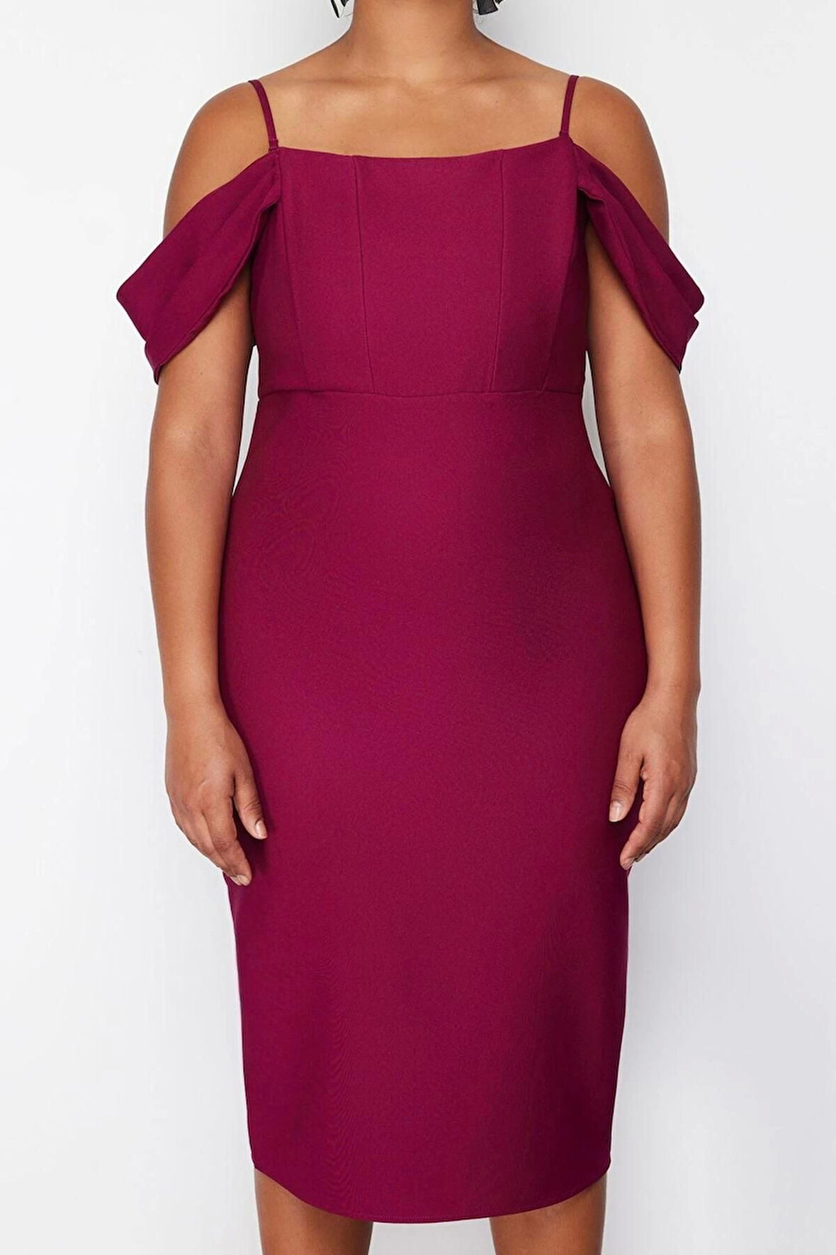 Kadın Moda Şık Büyük Beden Midi Boy Carmen Yaka Fitted Düz Bodycone Dokuma Büyük Beden Elbise
