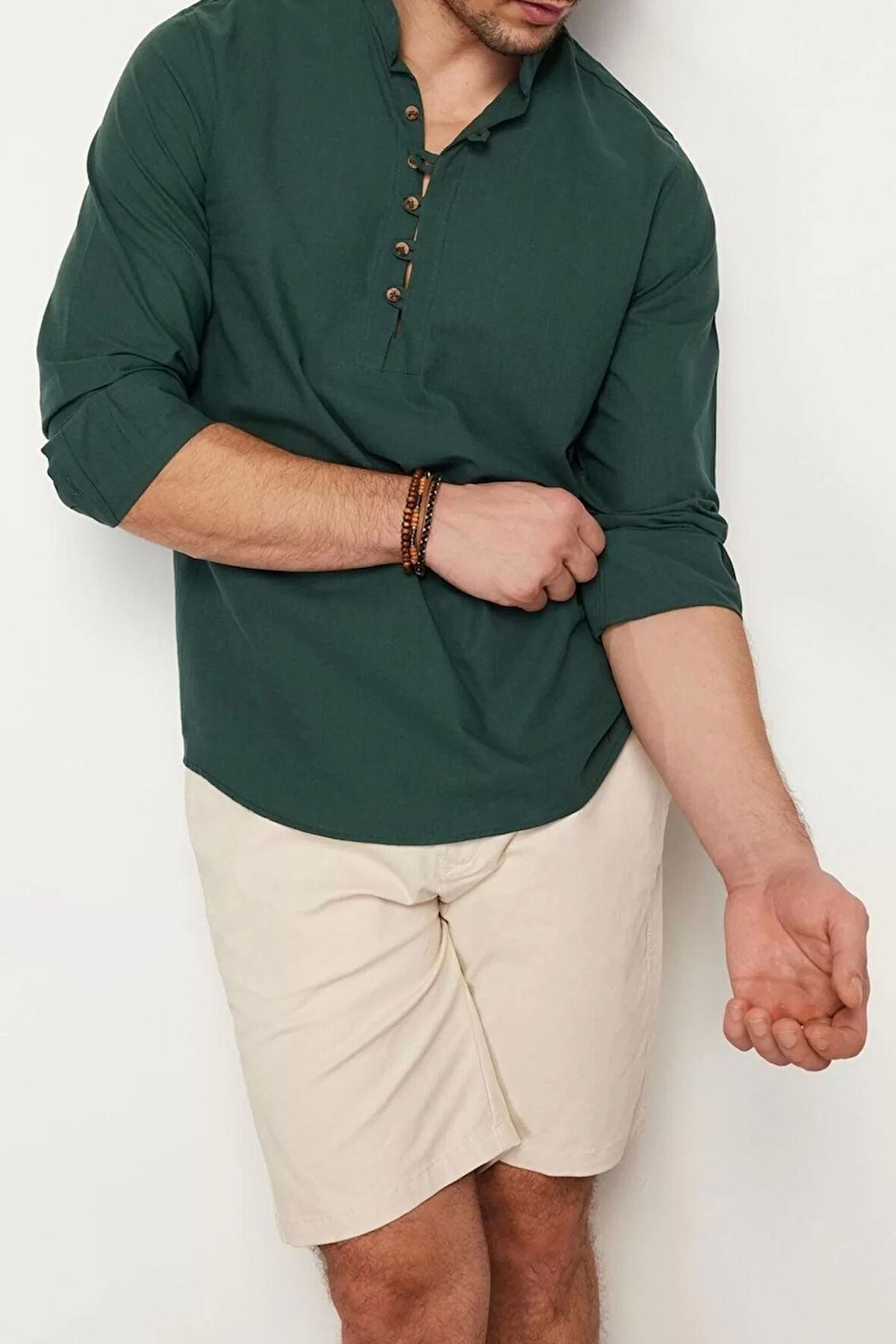Erkek Moda Uzun Kol Dokuma Koyu Yeşil Slim Fit Yarım Patlı Hakim Yaka %100 Pamuklu Gömlek