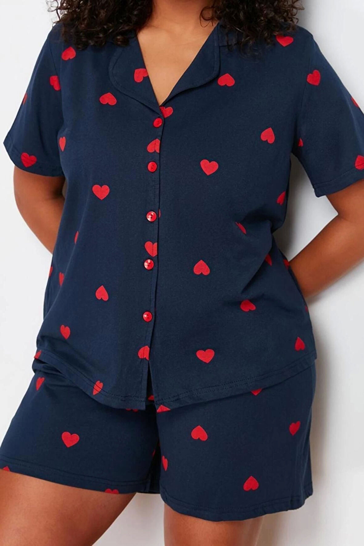 Büyük Beden Kadın Pamuklu Gömlek Yaka Kısa Kol Kalp Desenli Örme Pijama Takımı