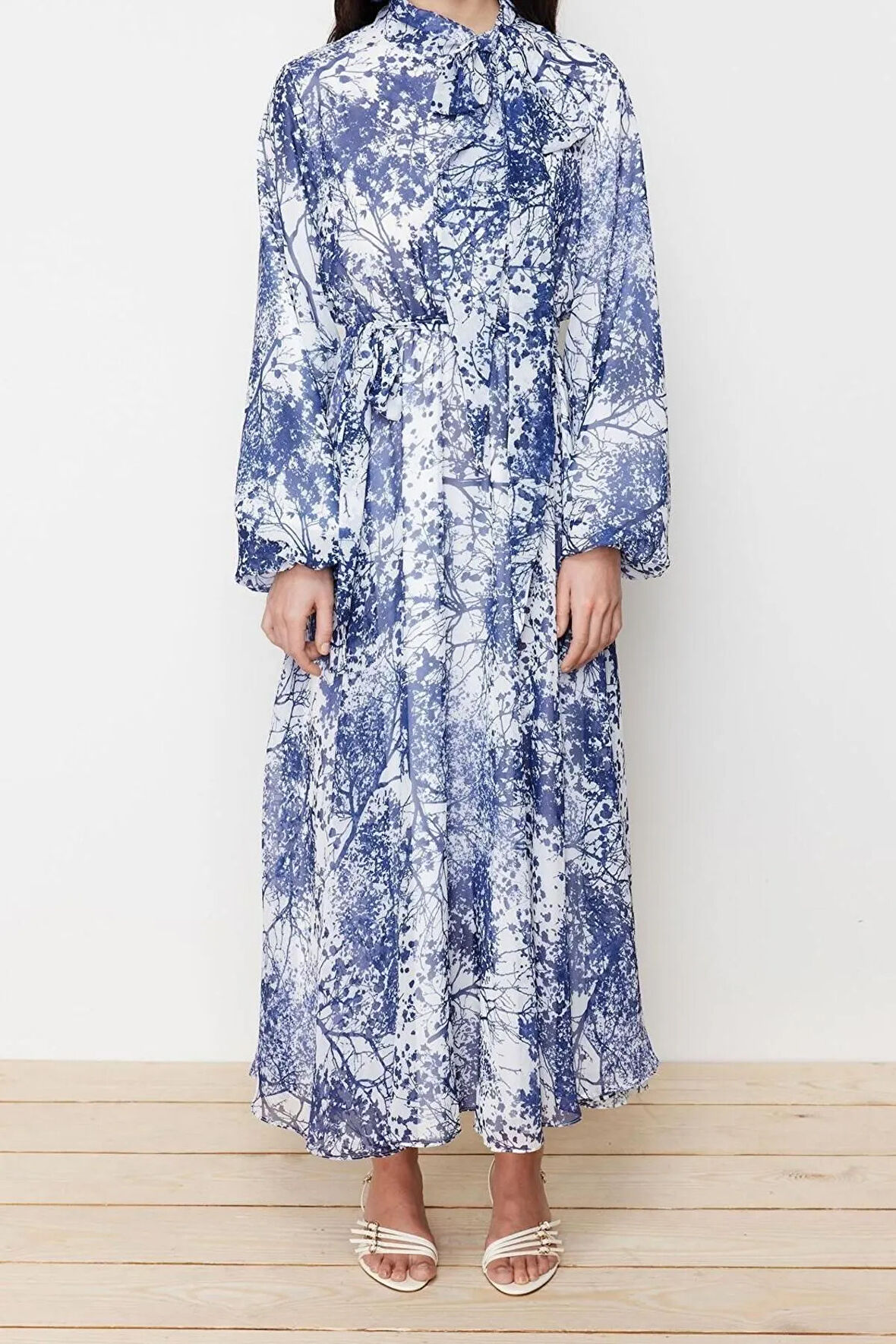 Yeni Regular Şık Abiye Gece Şifon Dokuma Dik Yaka Uzun Kol A-Line Maxi Boy Tesettür Elbise