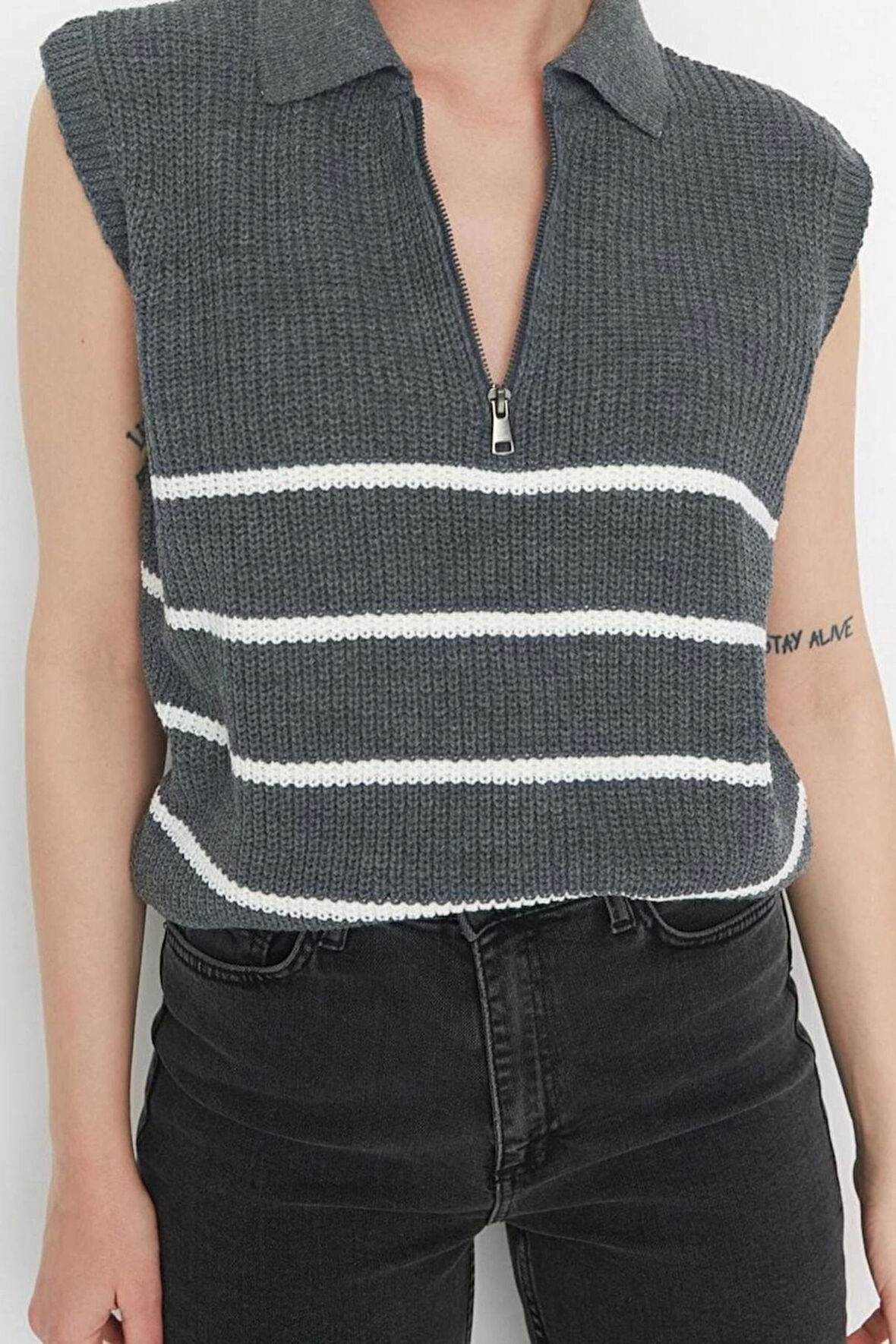 Kadın Moda Şık Polo Yaka Standart Kol Regular Fermuarlı Çizgili Triko Süveter