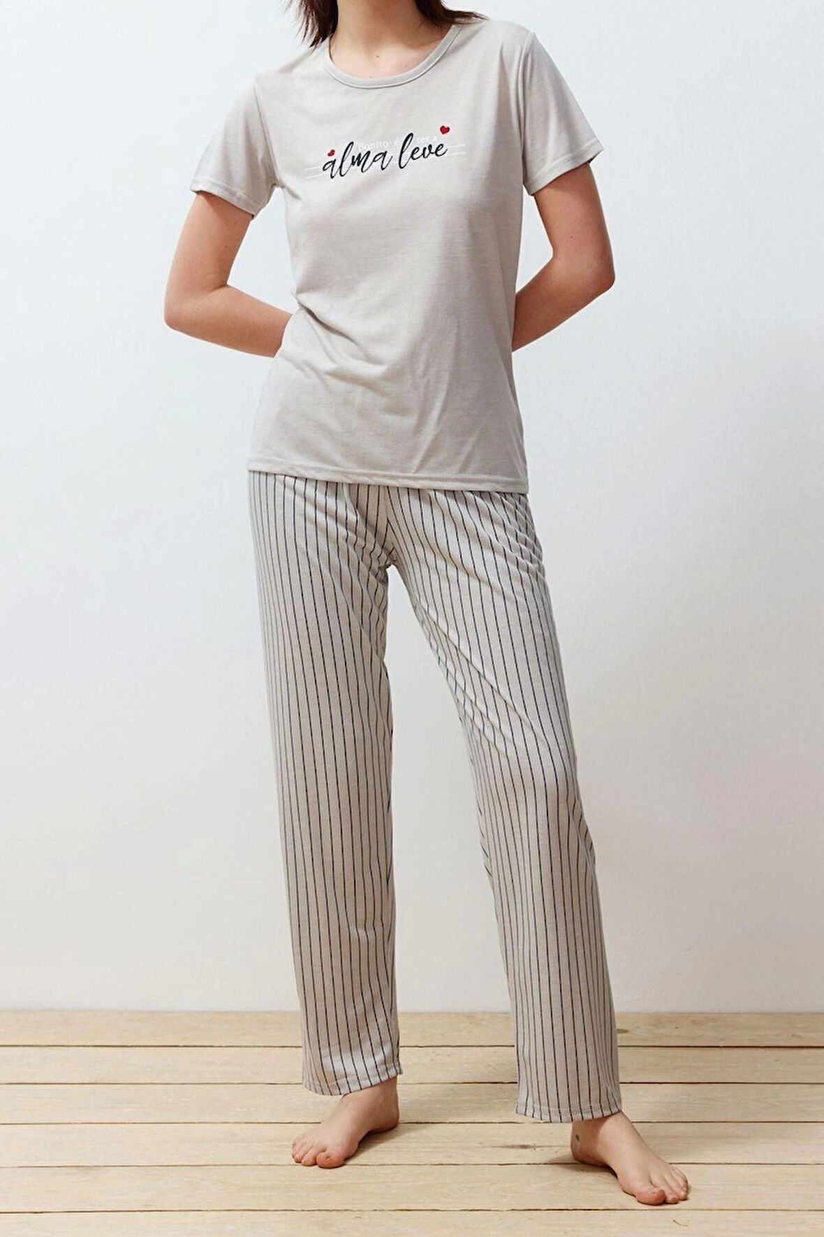 Kadın Polyester Bisiklet Yaka Kısa Kol Slogan Baskılı Çizgili Örme Pijama Takımı