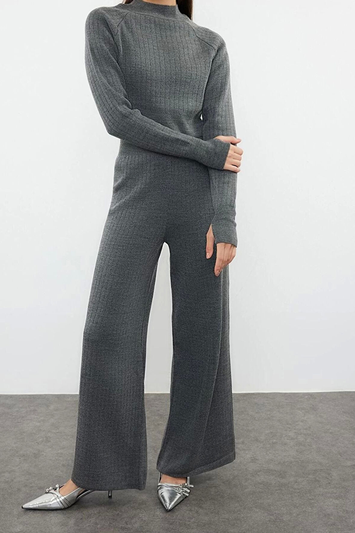 Kadın Moda Şık Boru Paça Crop Boy Uzun Kollu Crop Parmak Detaylı Triko Alt-Üst Takım