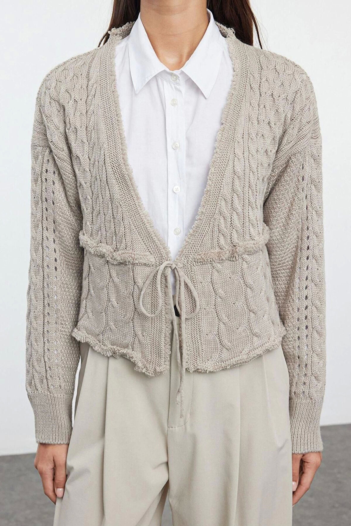 Kadın Moda Şık Crop V Yaka Regular Crop Bağlama Detaylı Triko Hırka