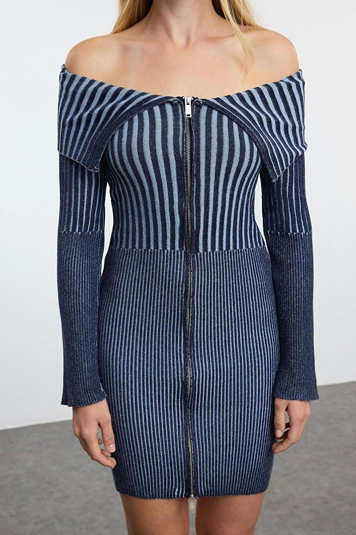 Kadın Moda Şık Mini Boy Devrik Yaka Slim Triko Premium İplik Özel İplik Yıkama Efektli Elbise