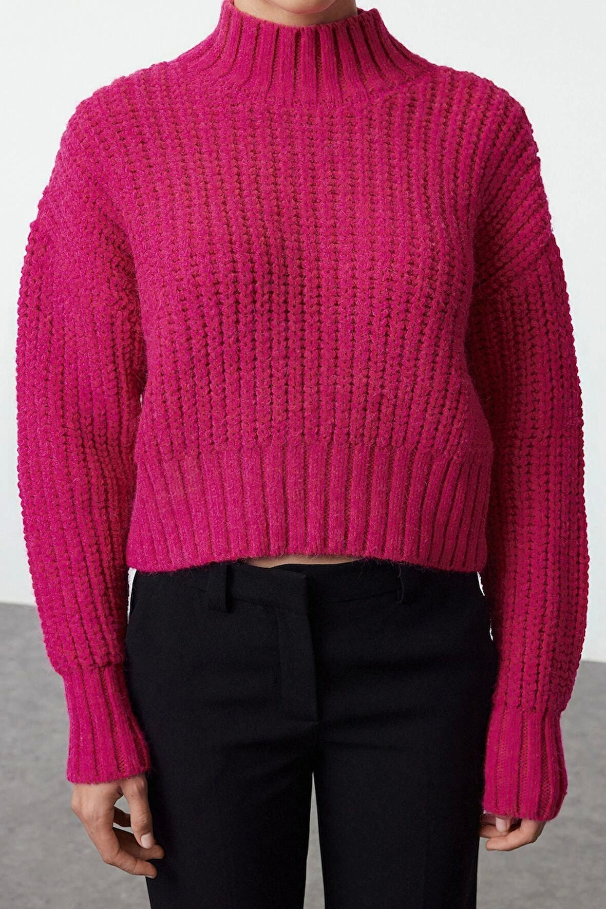 Kadın Moda Şık Dik Yaka Standart Kol Crop Yumuşak Dokulu Basic Kalın Örgü Detaylı Triko Kazak