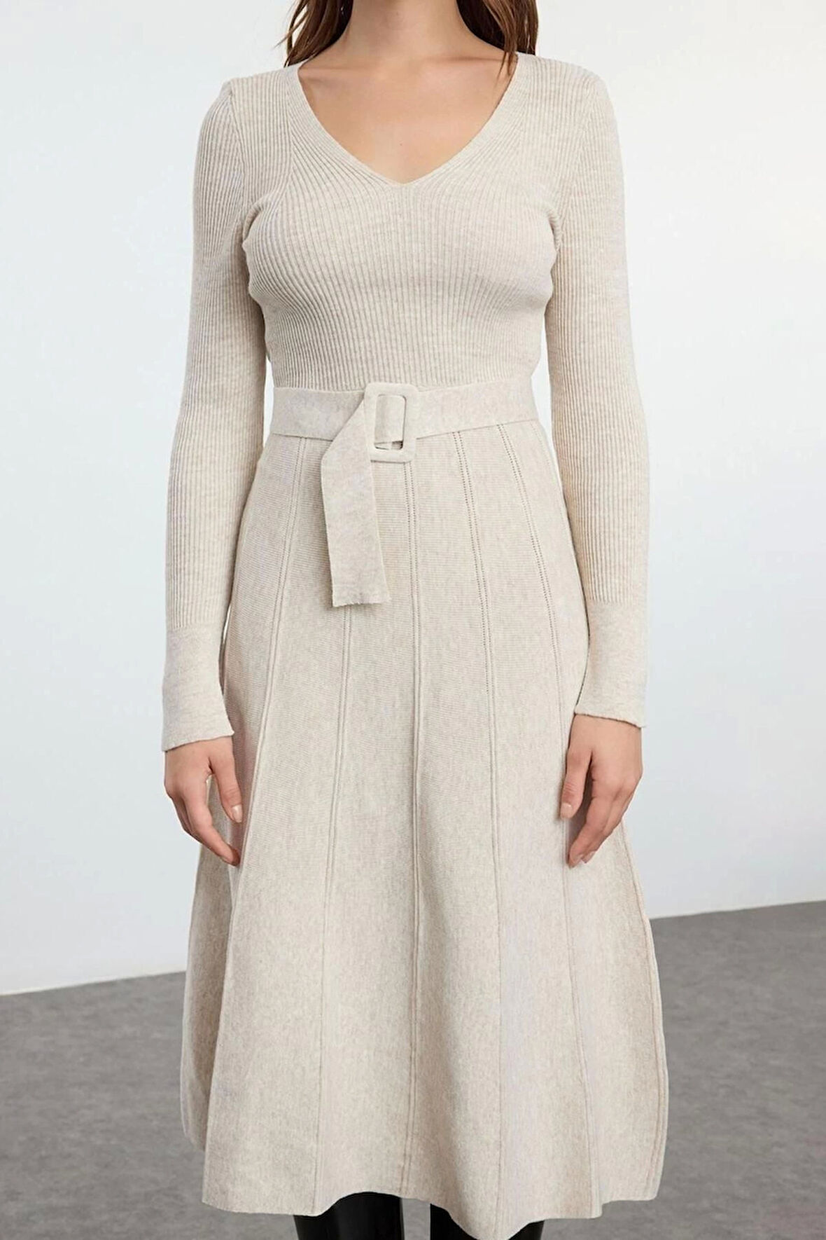 Kadın Moda Şık Midi Boy V Yaka Regular Triko Kemerli Volanlı Elbise