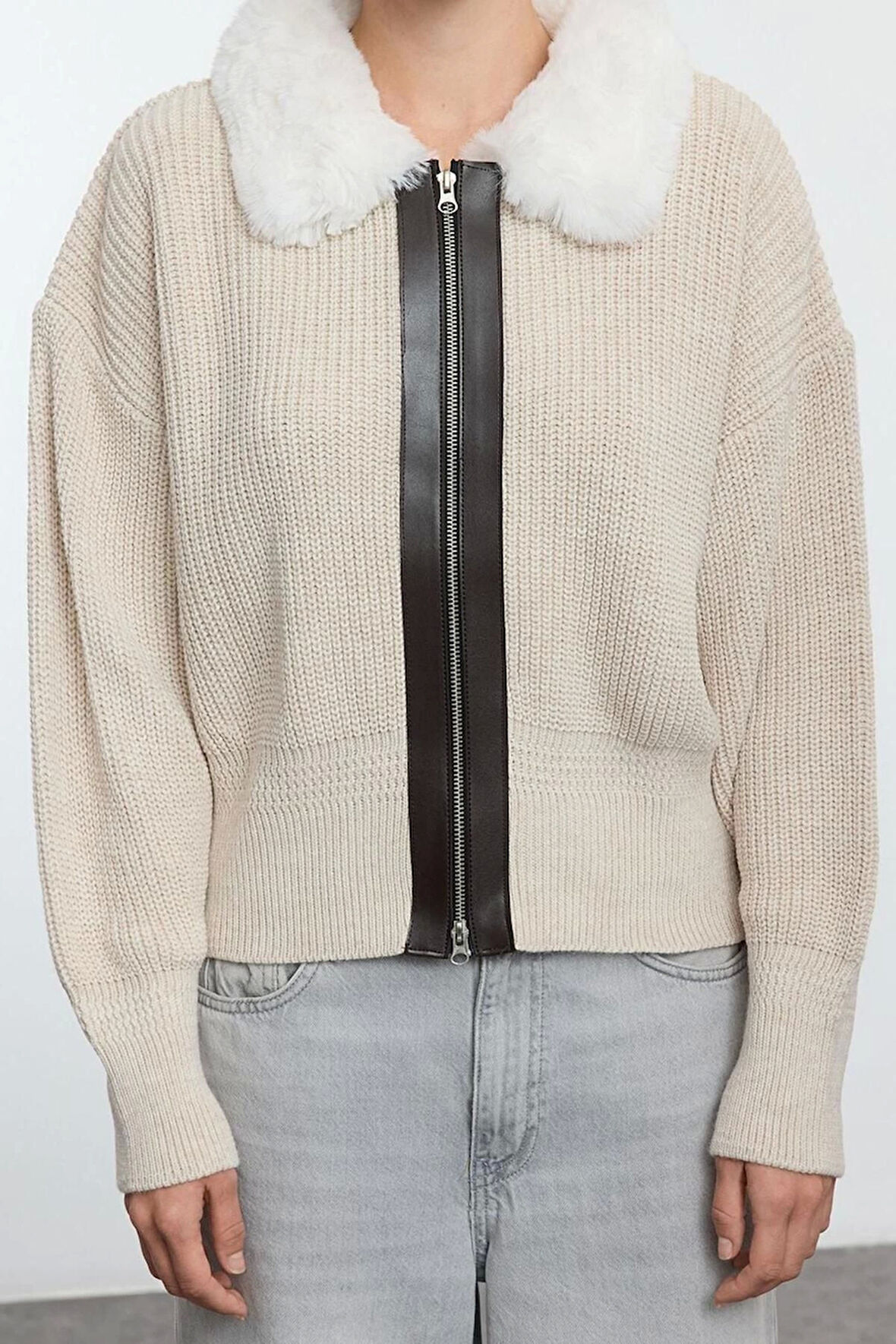Kadın Moda Şık Regular Polo Yaka Regular Kürklü Deri Detaylı Fermuarlı Mont Triko Hırka