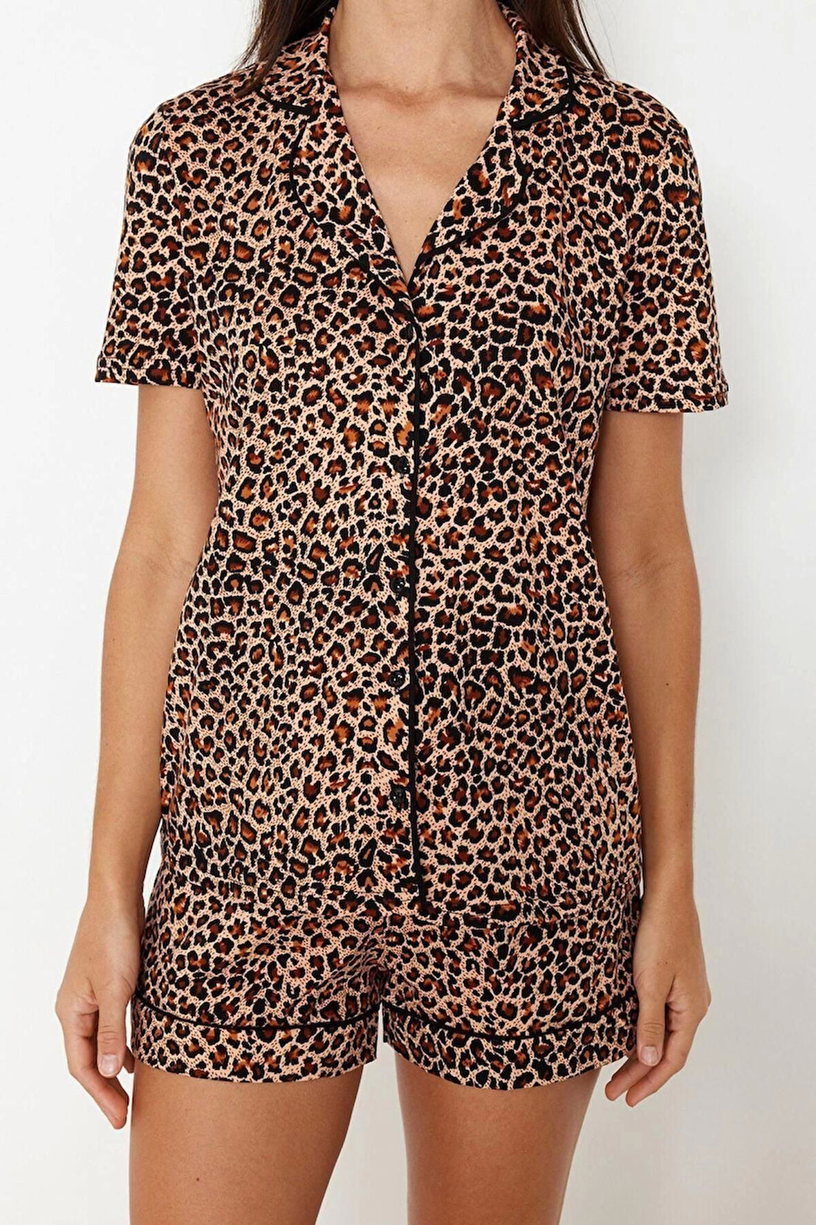 Kadın %100 Pamuk Gömlek Yaka Kısa Kol %100 Pamuk Leopar Desenli Örme Pijama Takımı
