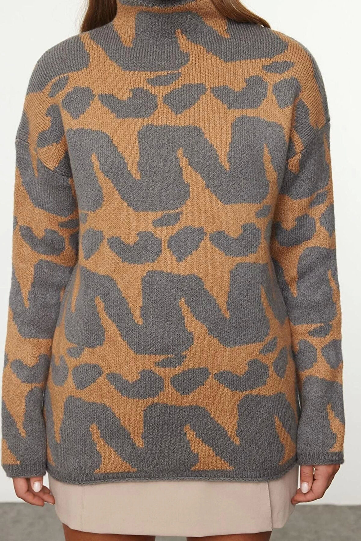 Kadın Moda Şık Dik Yaka Standart Kol Regular Yumuşak Dokulu Triko Kazak