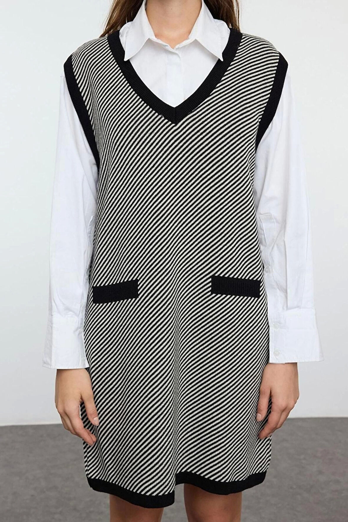 Kadın Moda Şık Mini Boy V Yaka Regular Triko Renk Bloklu Elbise
