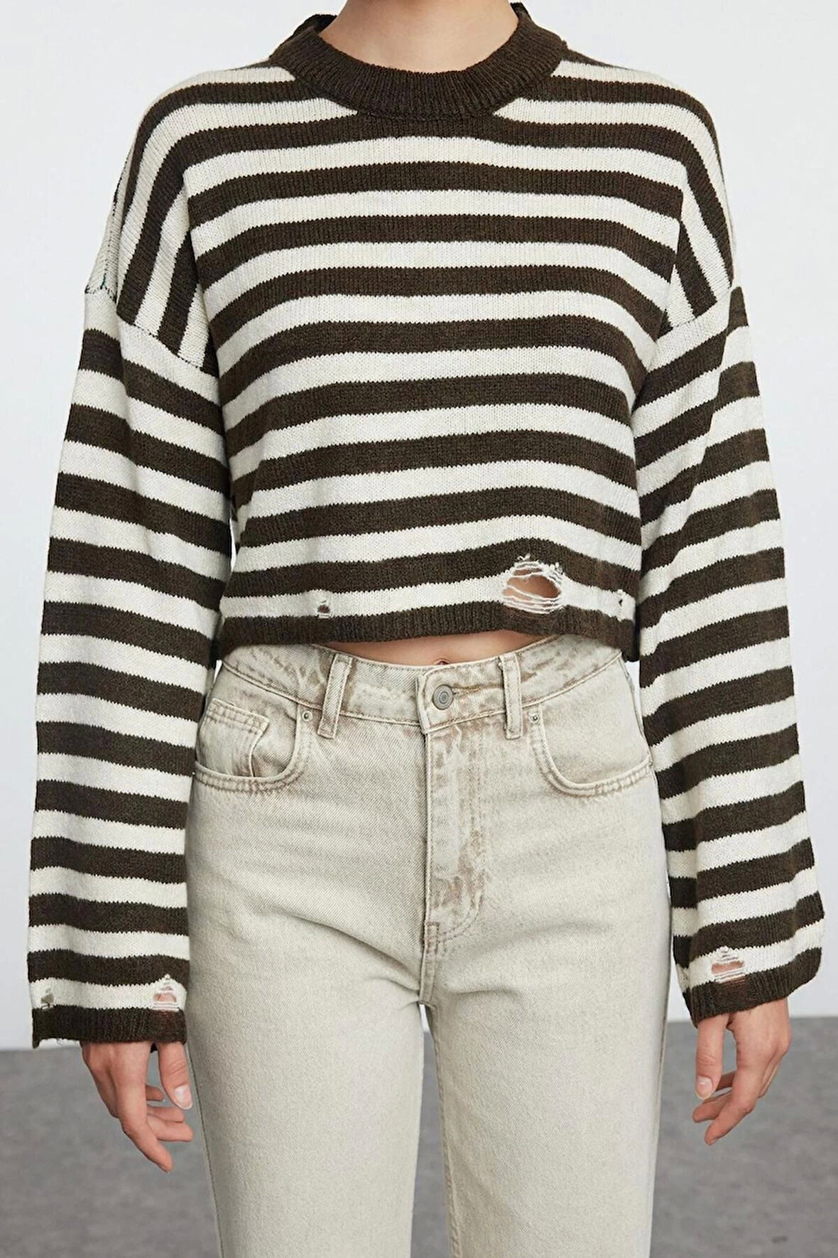 Kadın Moda Şık Bisiklet Yaka Standart Kol Regular Yumuşak Dokulu Crop Triko Kazak
