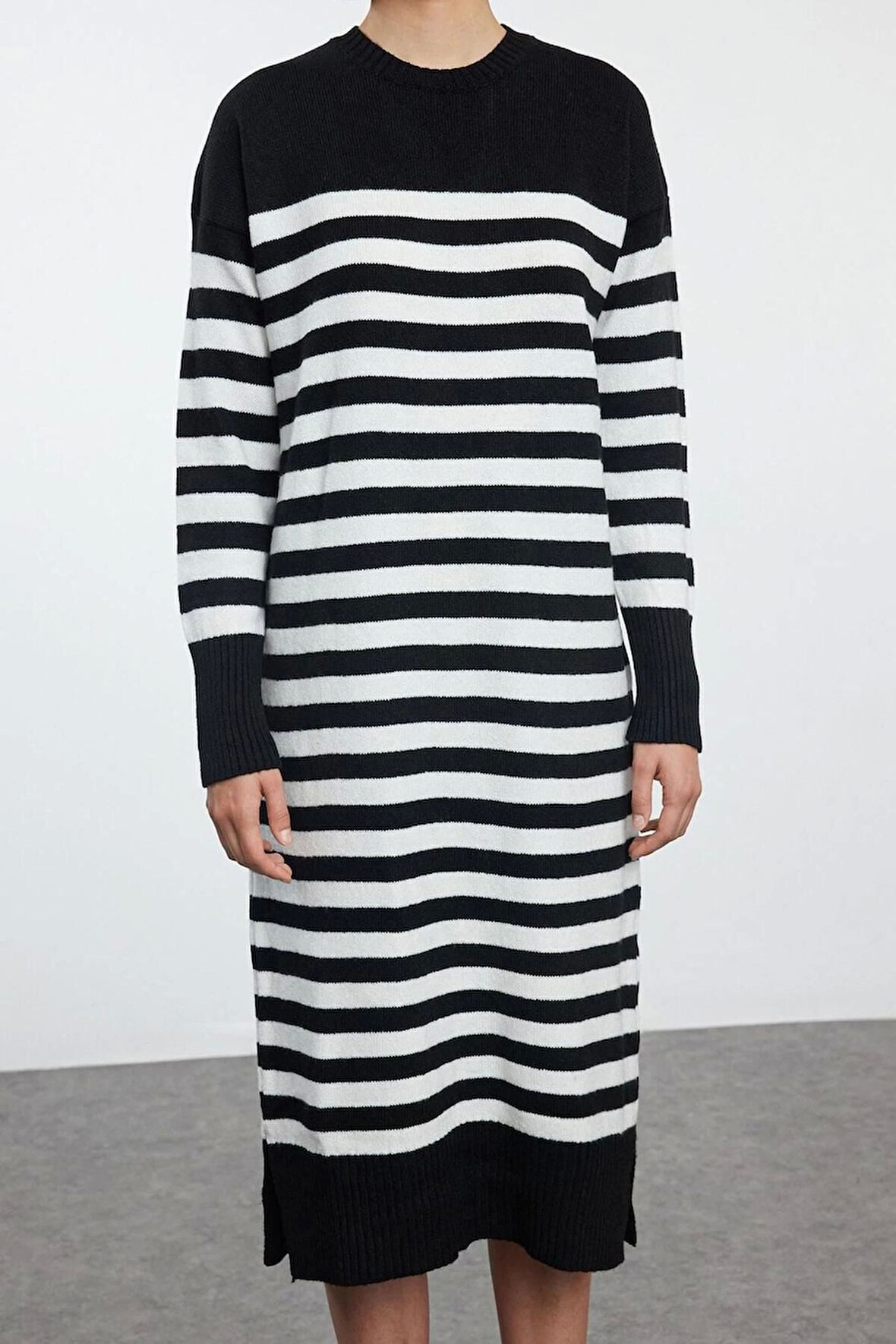 Kadın Moda Şık Midi Boy Bisiklet Yaka Regular Çizgili Triko Yumuşak Dokulu Elbise