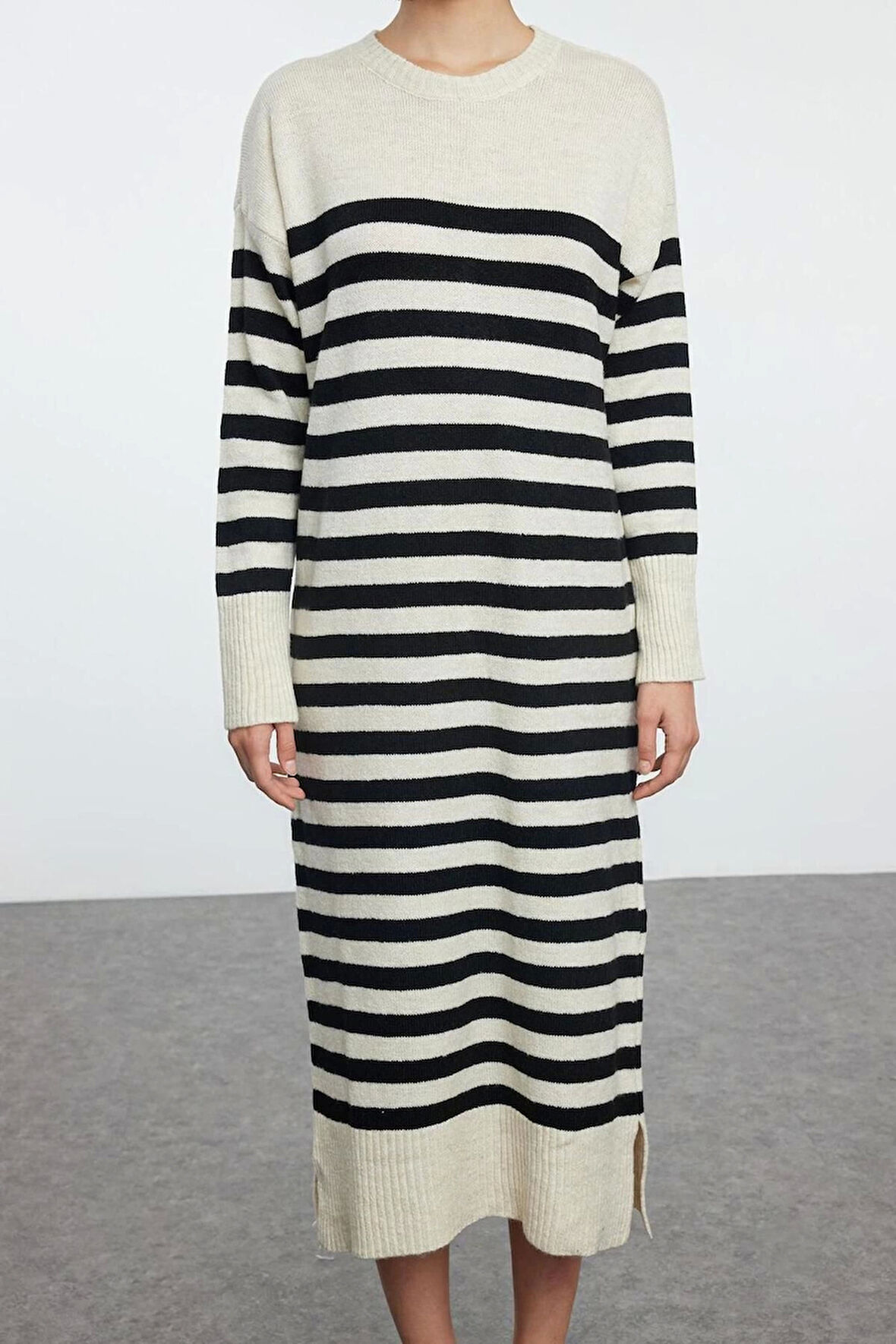 Kadın Moda Şık Midi Boy Bisiklet Yaka Regular Çizgili Triko Yumuşak Dokulu Elbise