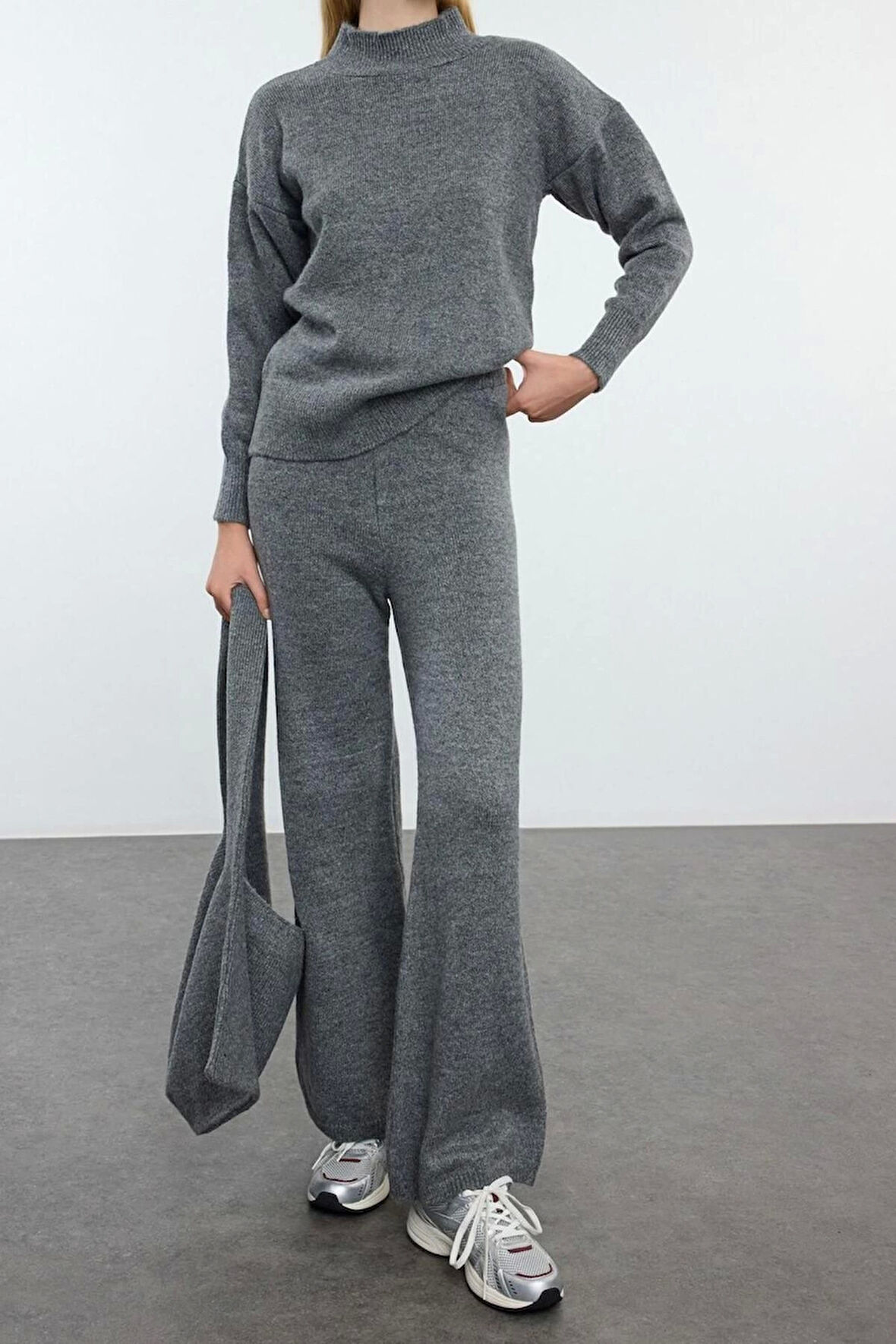 Kadın Moda Şık Regular Uzun Boy Uzun Kollu Çanta Detaylı Triko Alt-Üst Takım